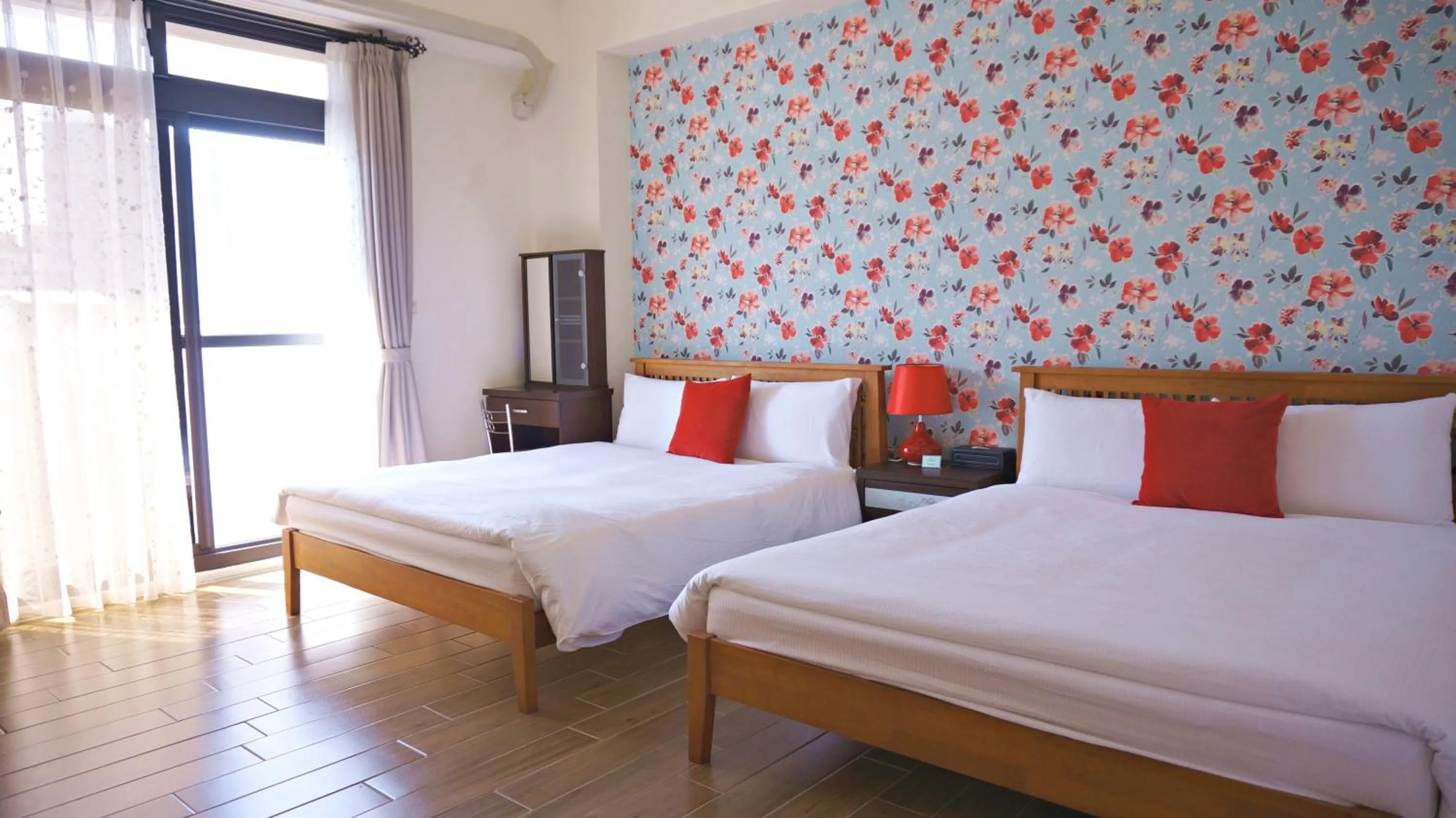 Shower, Bed in Warm Breeze Stay