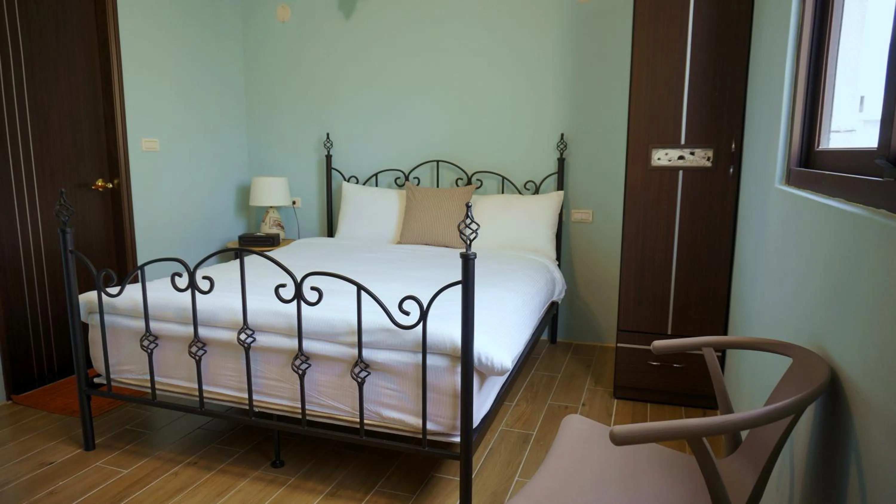 Bathroom, Bed in Warm Breeze Stay