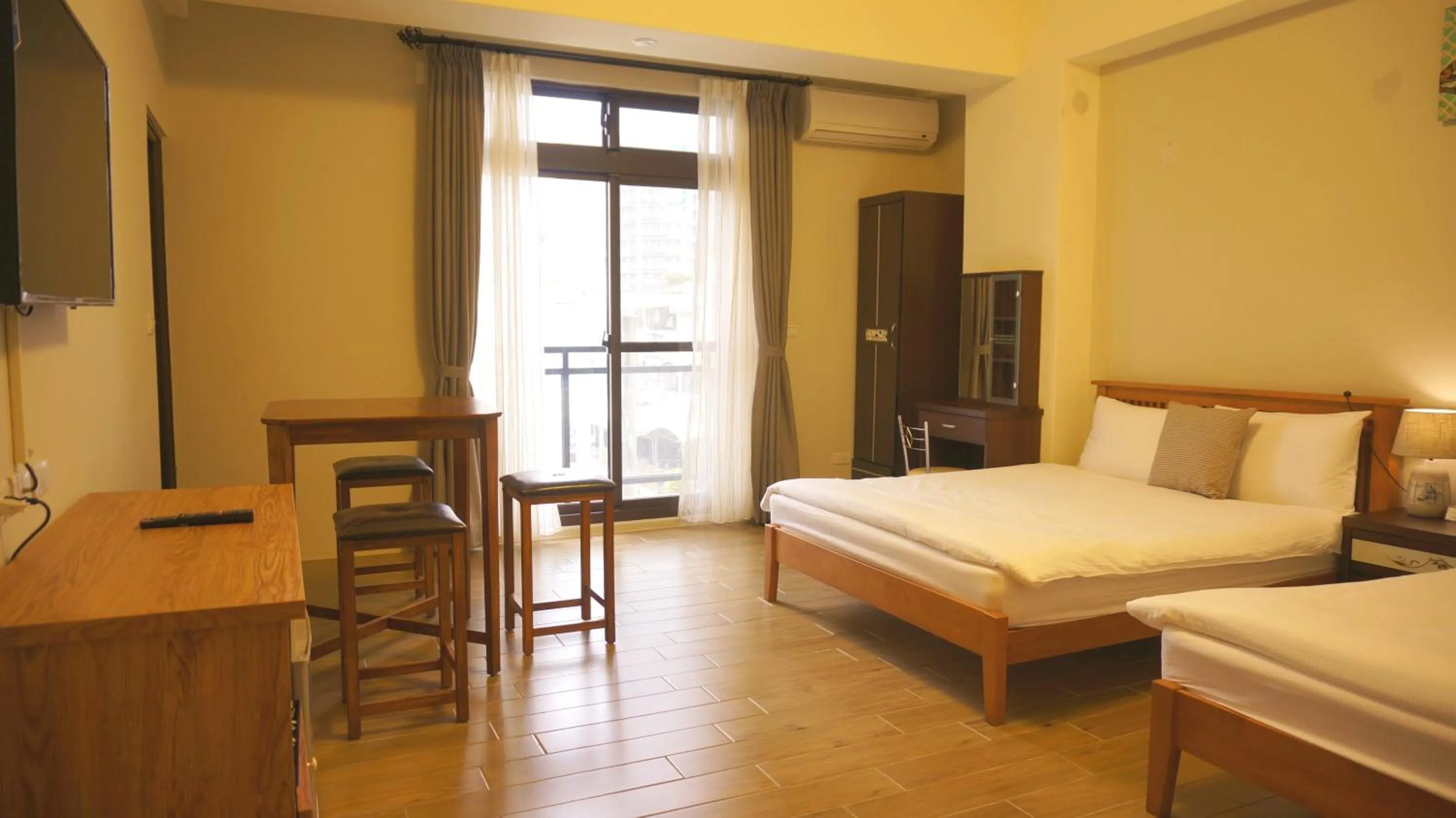 Shower, Bed in Warm Breeze Stay