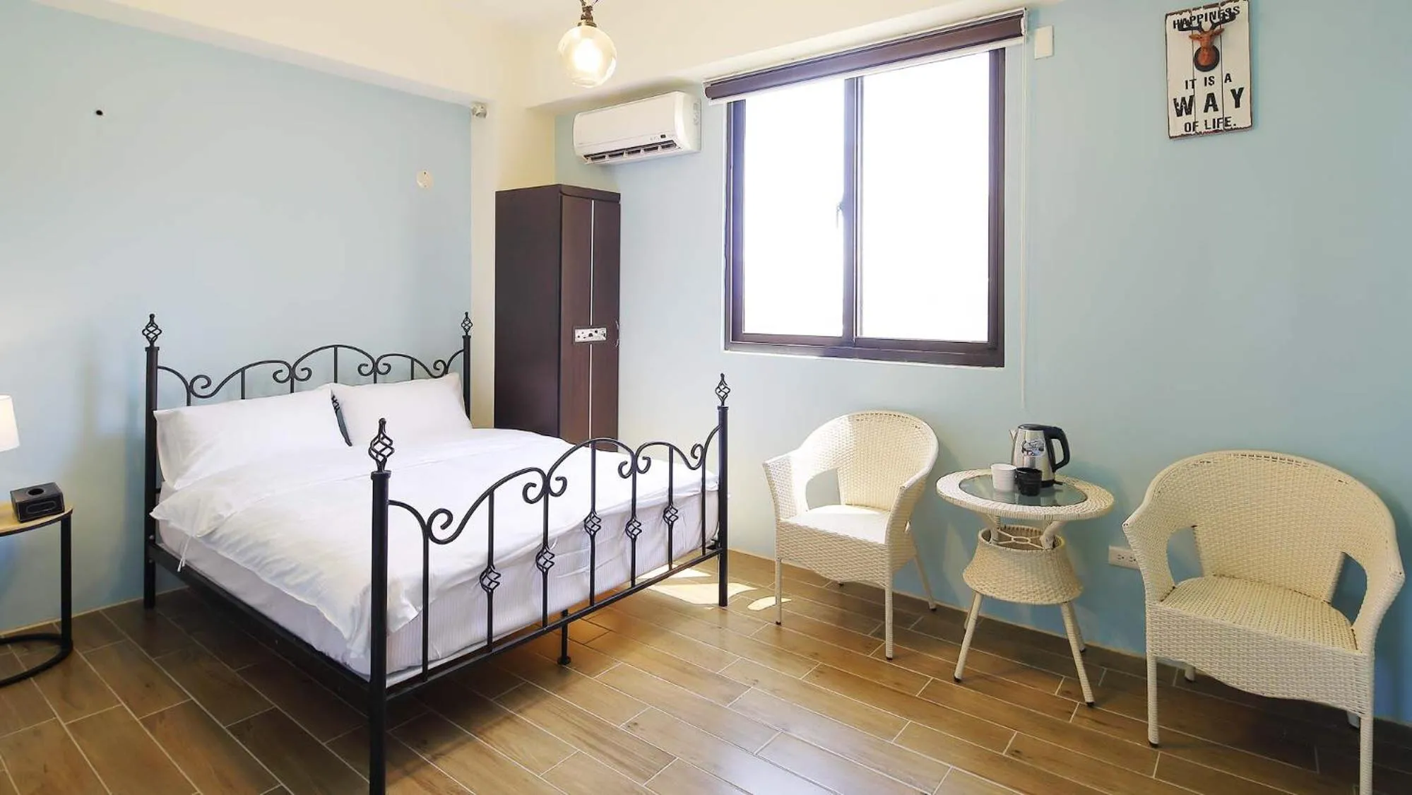Shower, Bed in Warm Breeze Stay