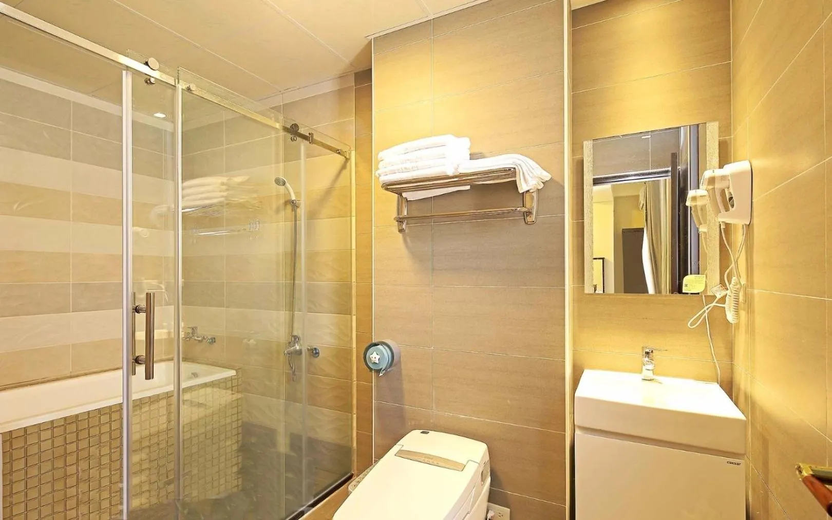 Bathroom in Warm Breeze Stay