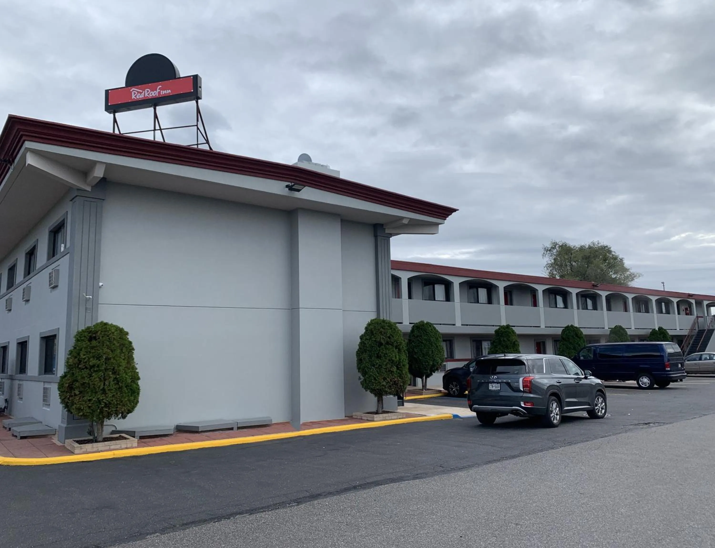Property building in Days Inn by Wyndham Long Island/Copiague