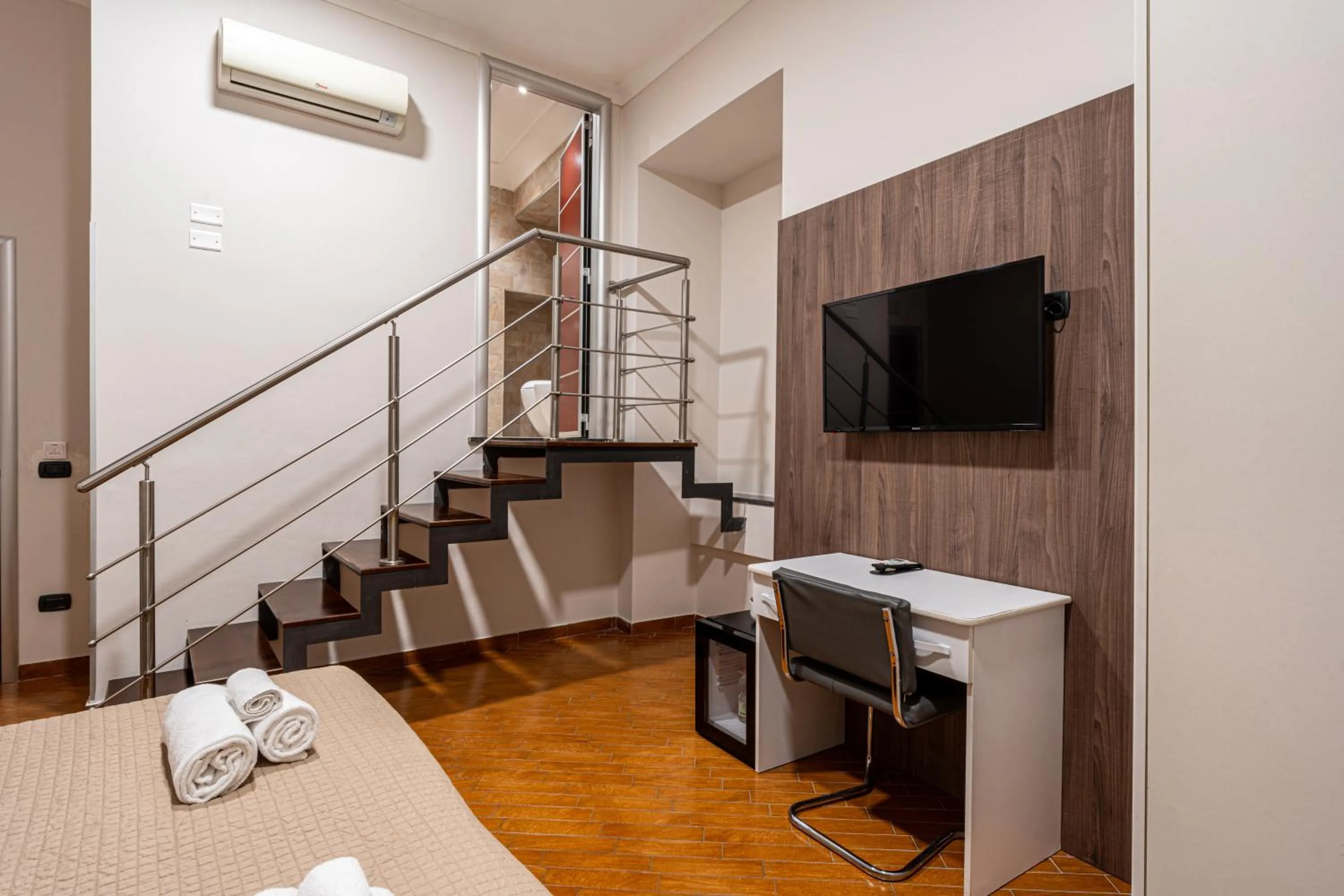 TV and multimedia in Hotel Diamond