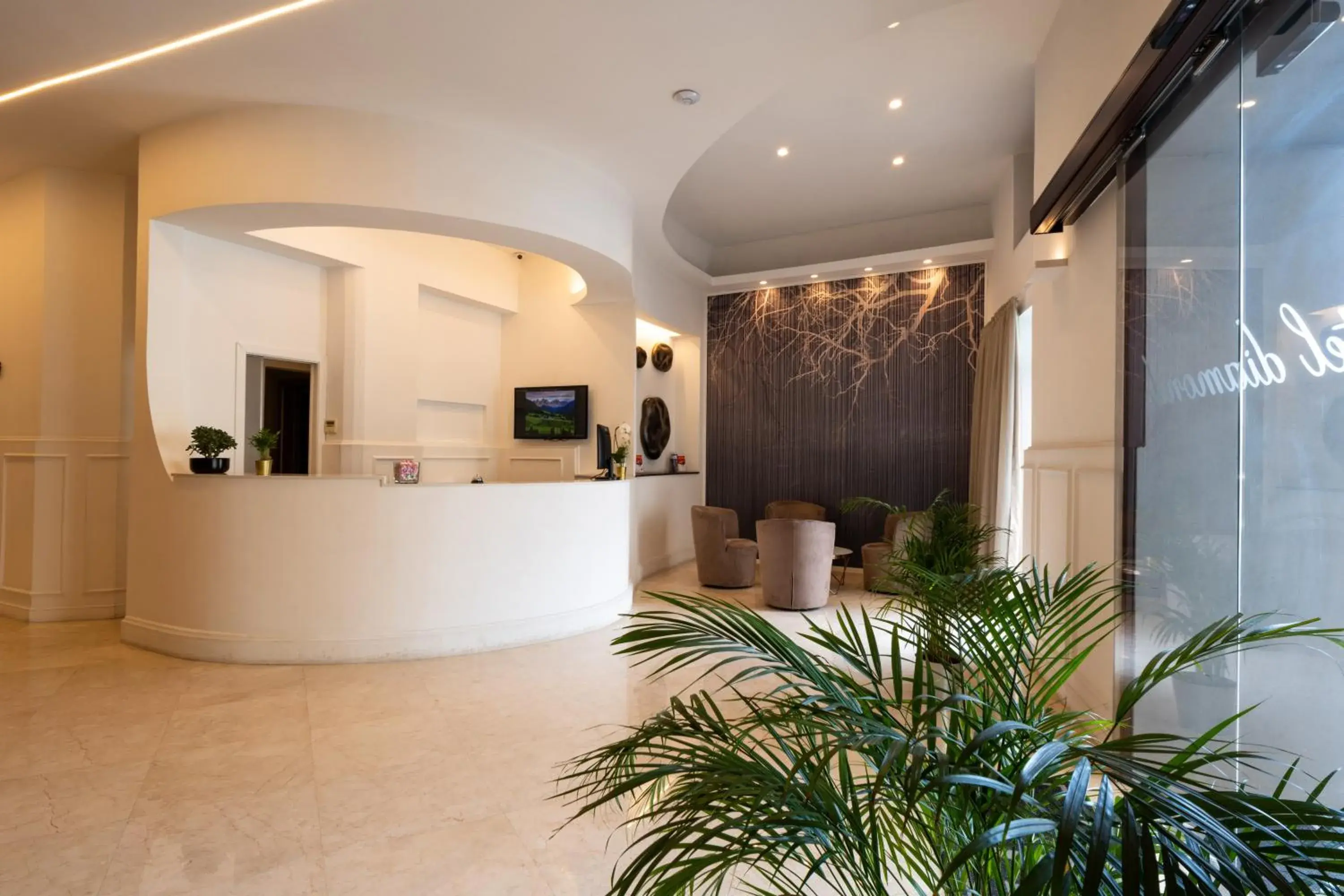 Lobby or reception in Hotel Diamond Lobby or reception in Hotel Diamond