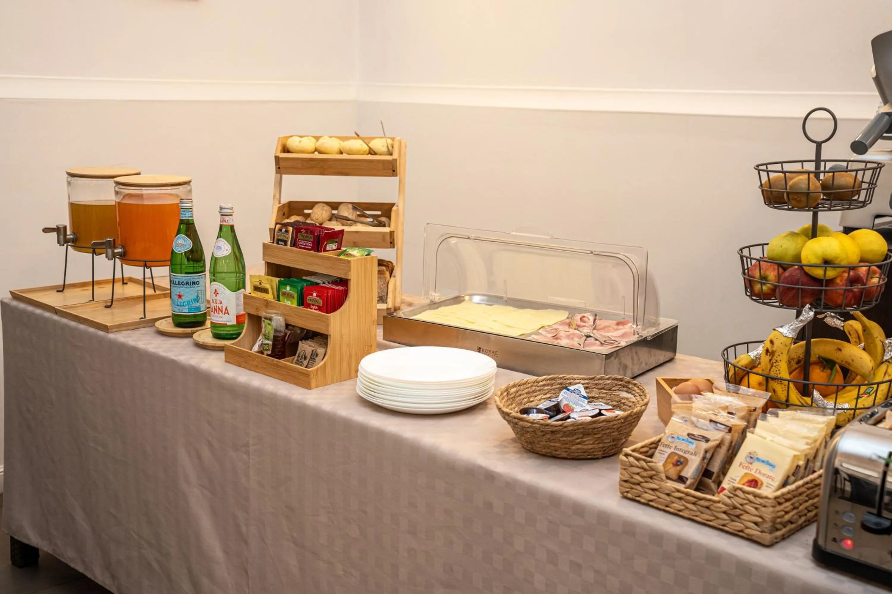 Breakfast in Hotel Diamond