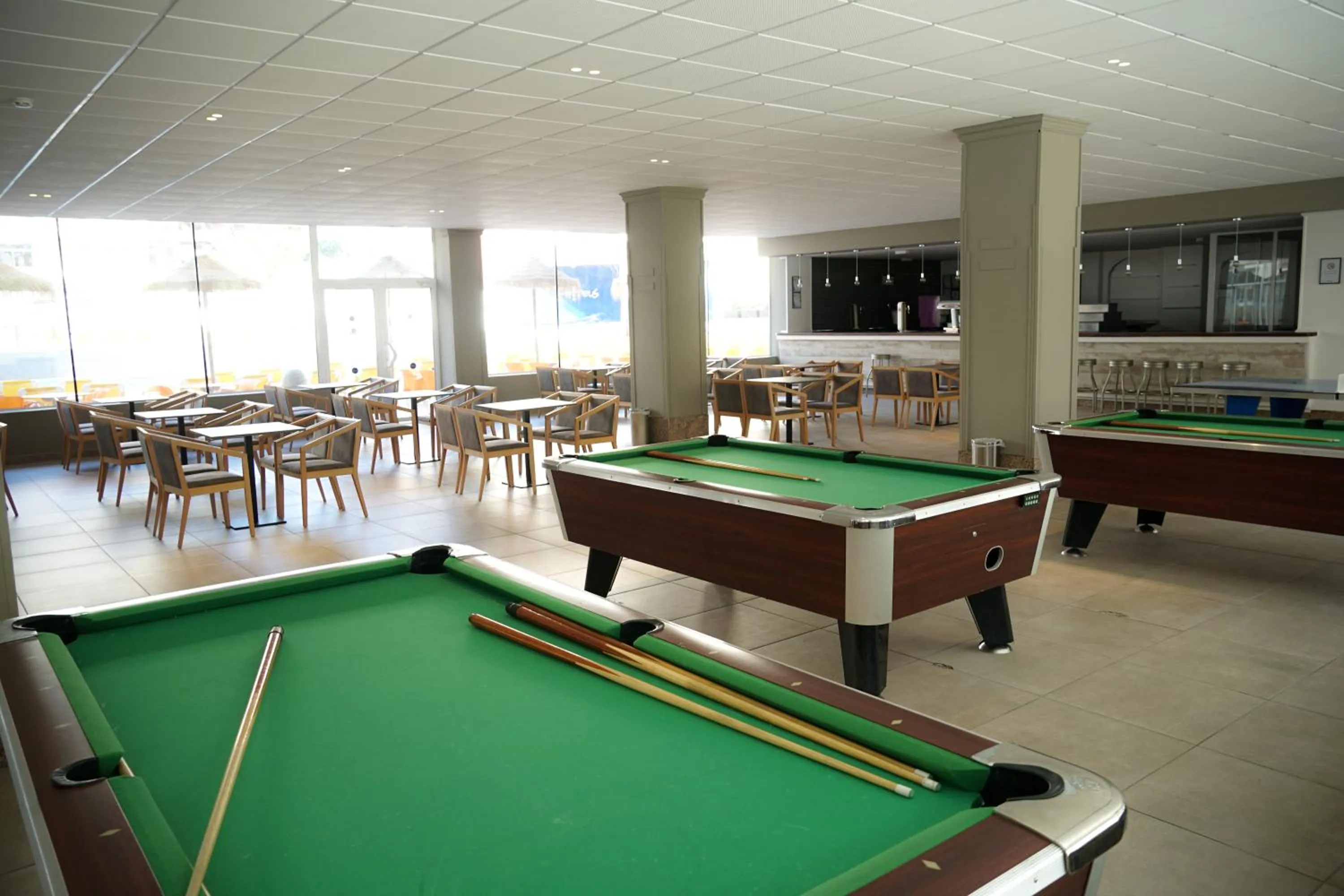Billiard in Ohtels Villa Dorada