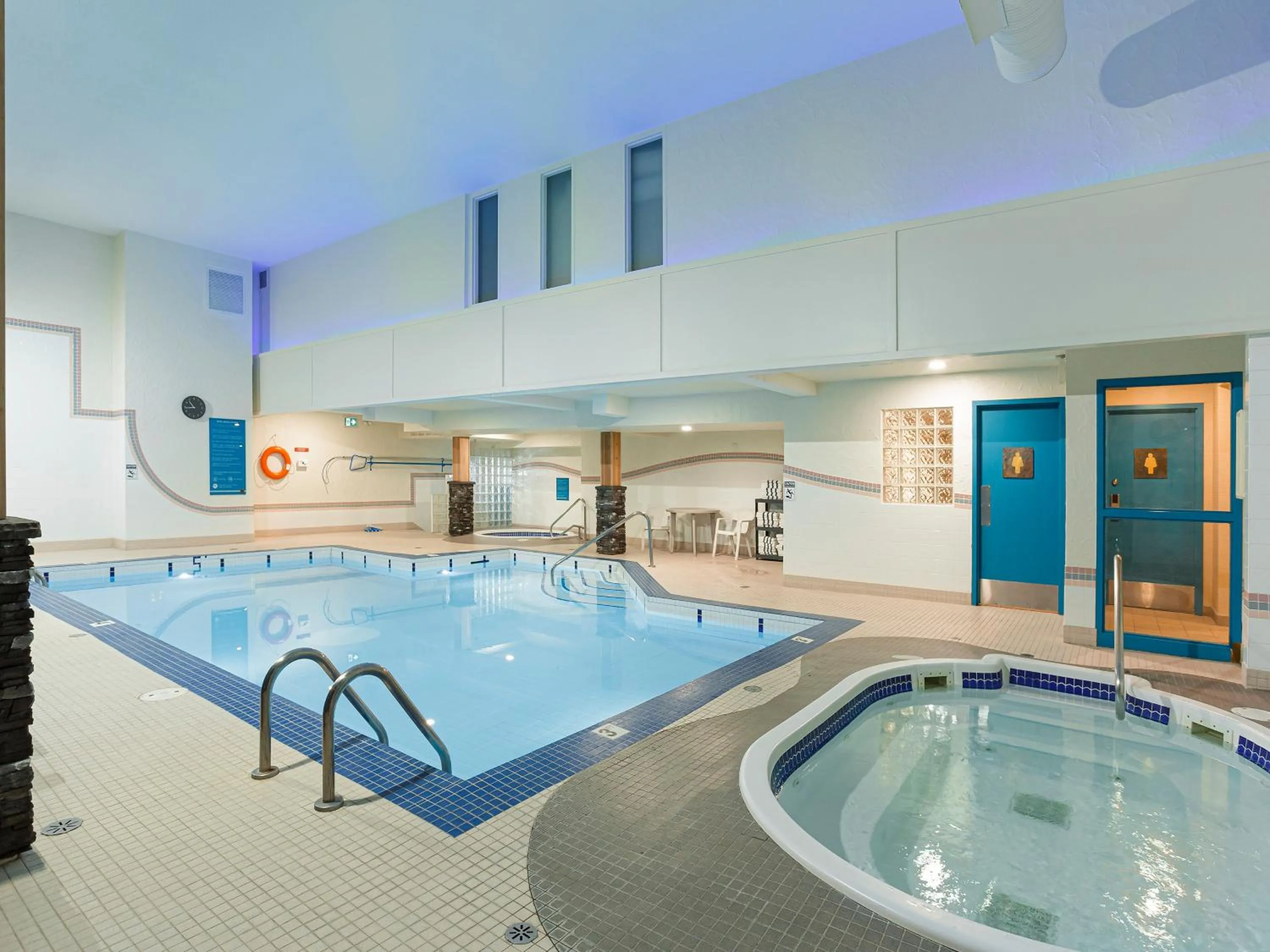 Hot Tub in High Country Inn