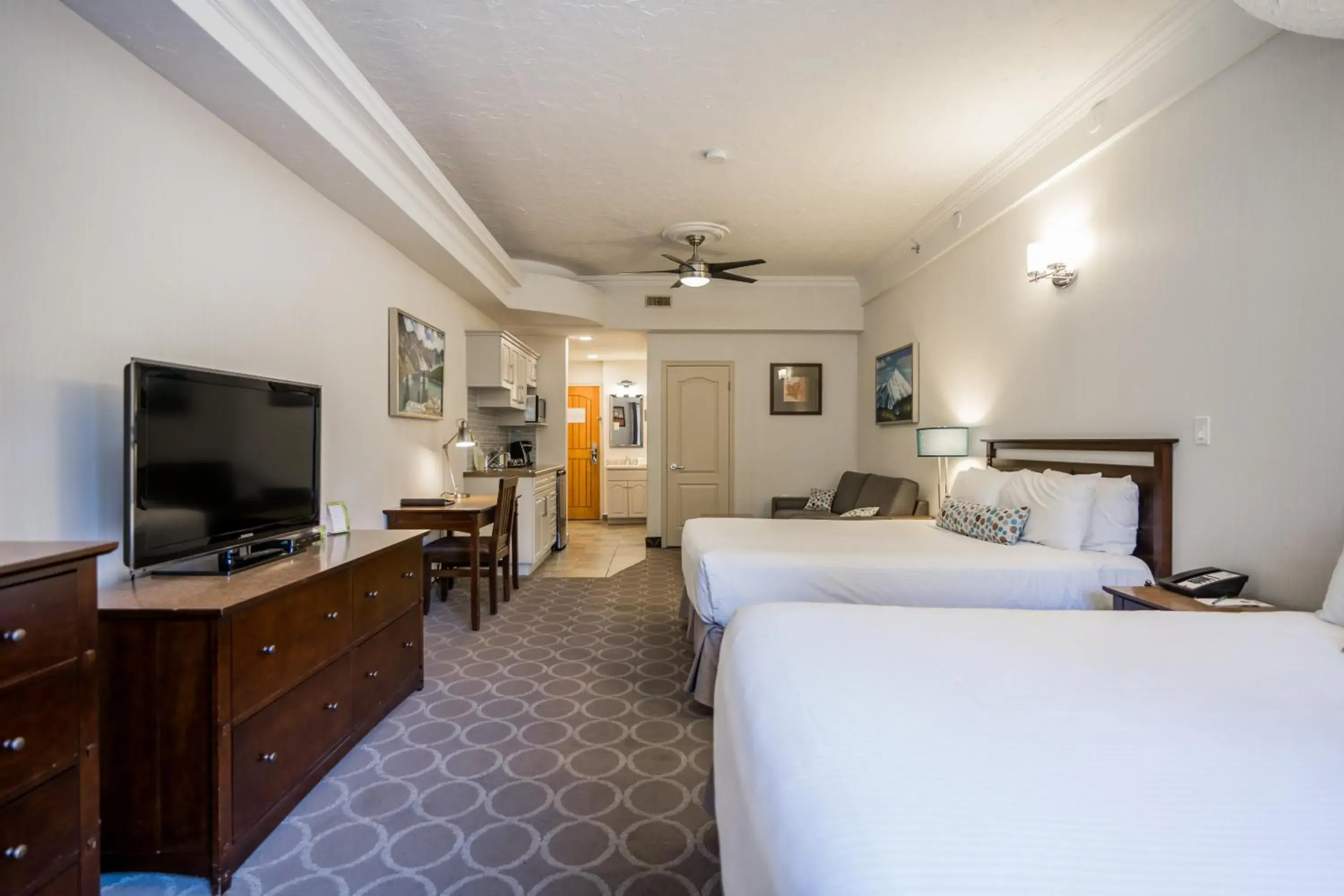 Photo of the whole room in High Country Inn Photo of the whole room in High Country Inn