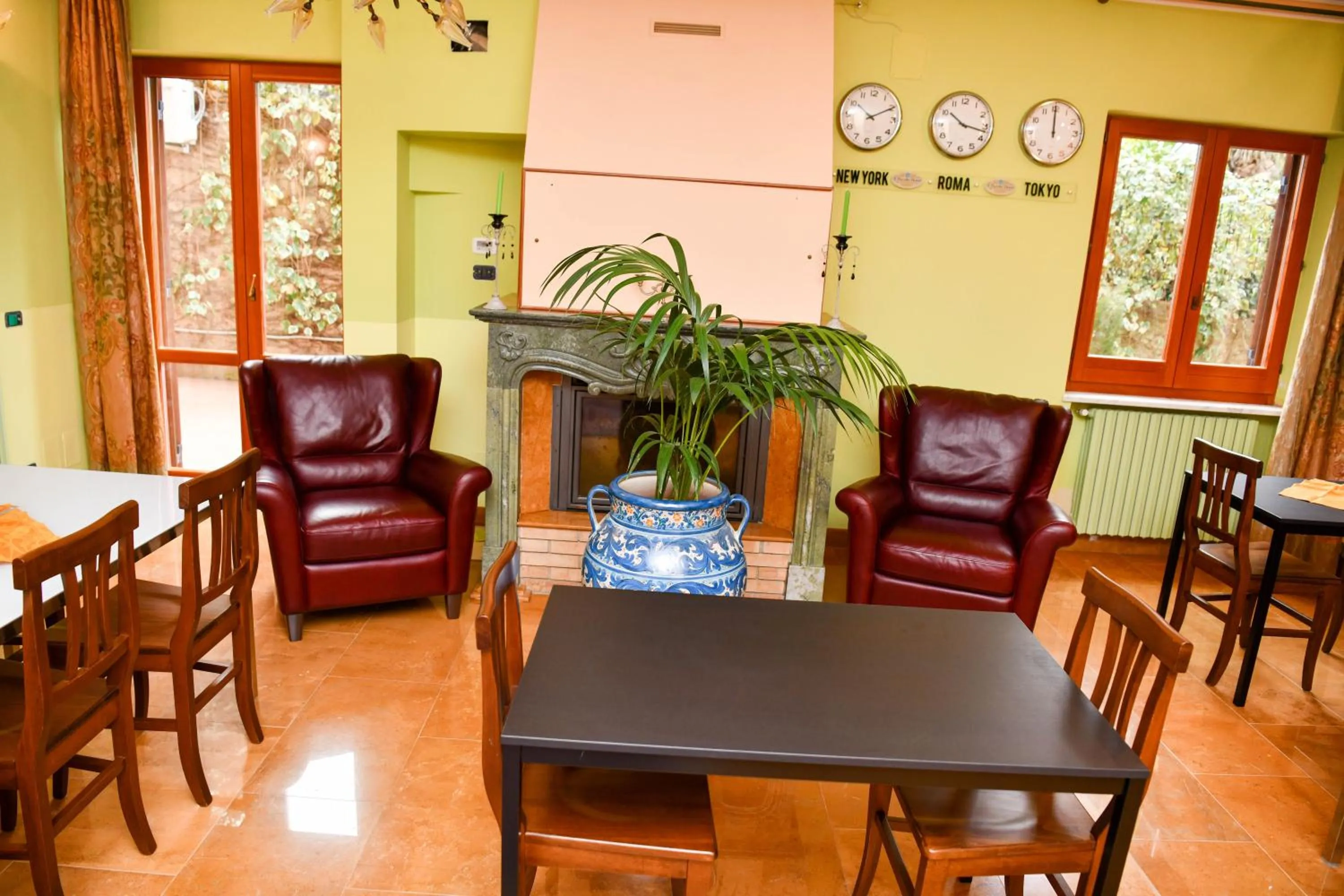 Evening entertainment in Il Piccolo Hotel