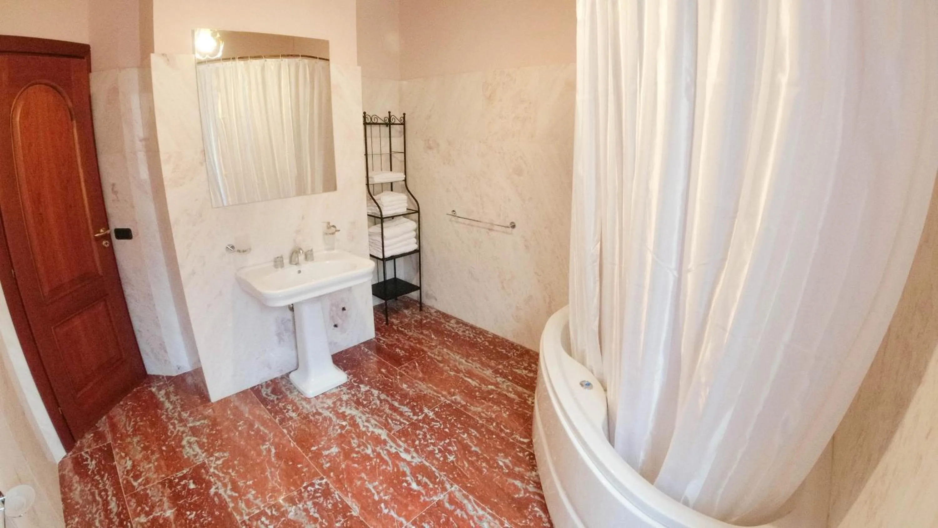 Bathroom in Il Piccolo Hotel