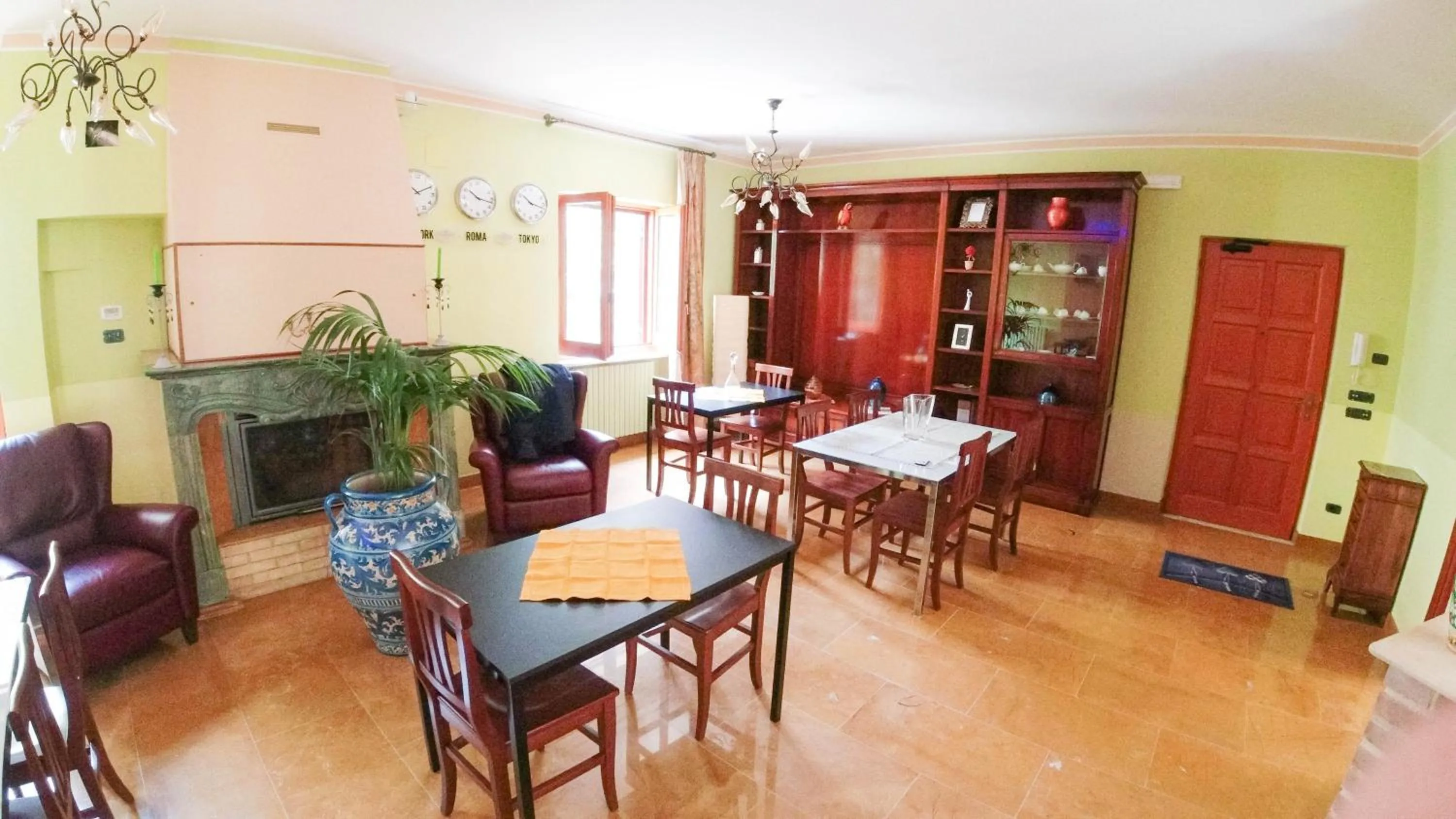 Lobby or reception in Il Piccolo Hotel