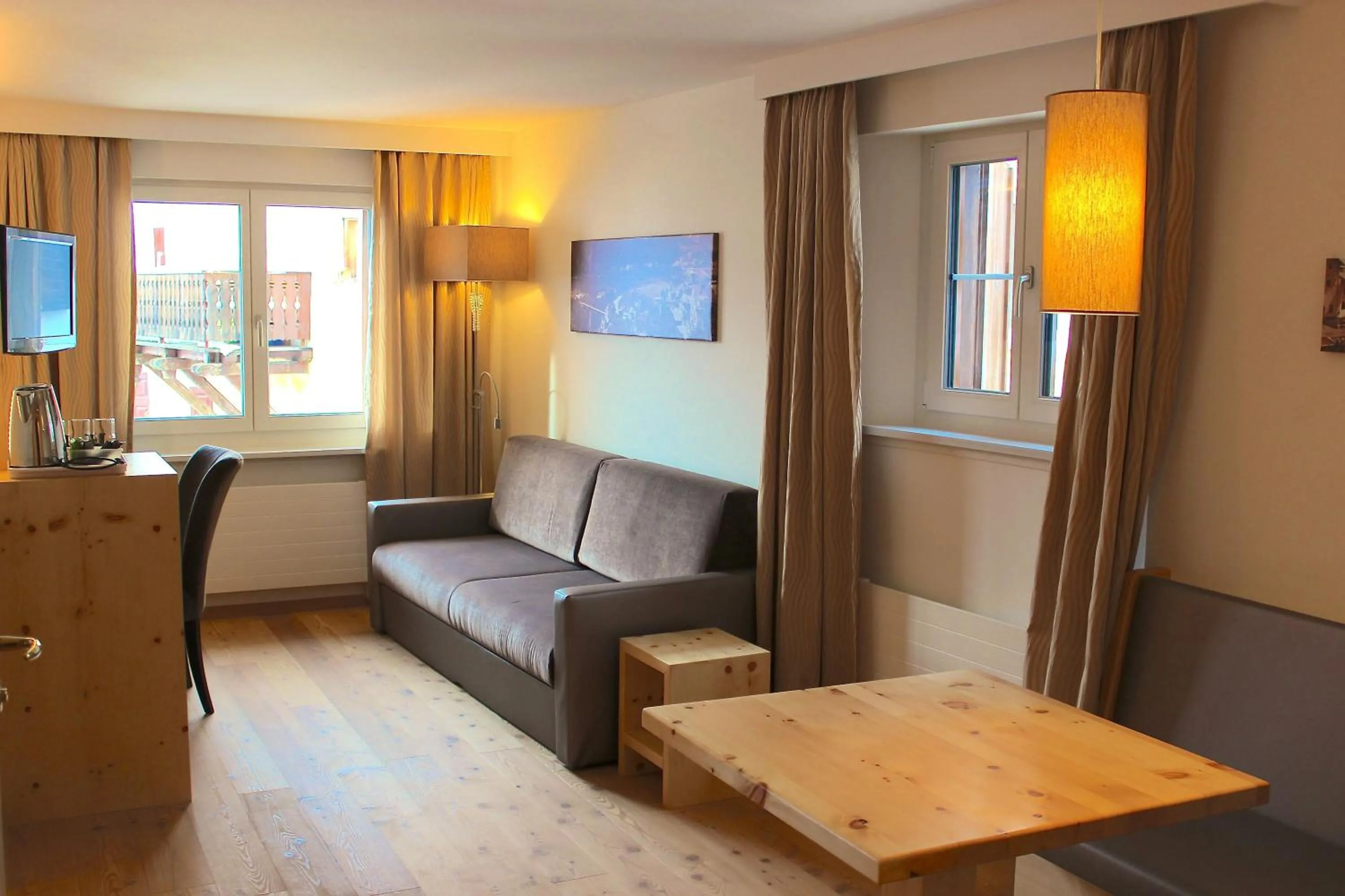 Photo of the whole room in Hotel Conrad