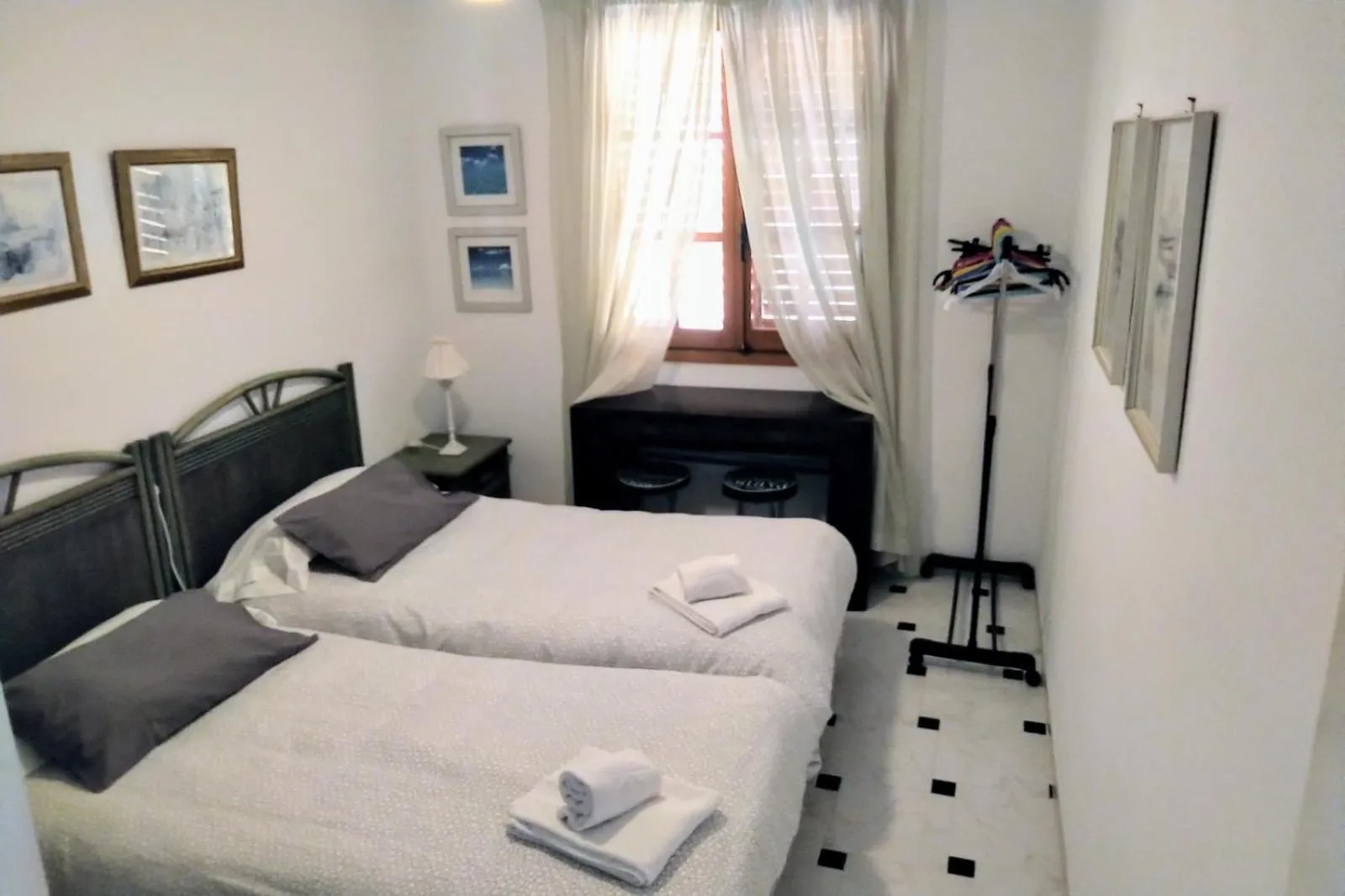 Bed in Shoal Apartamentos