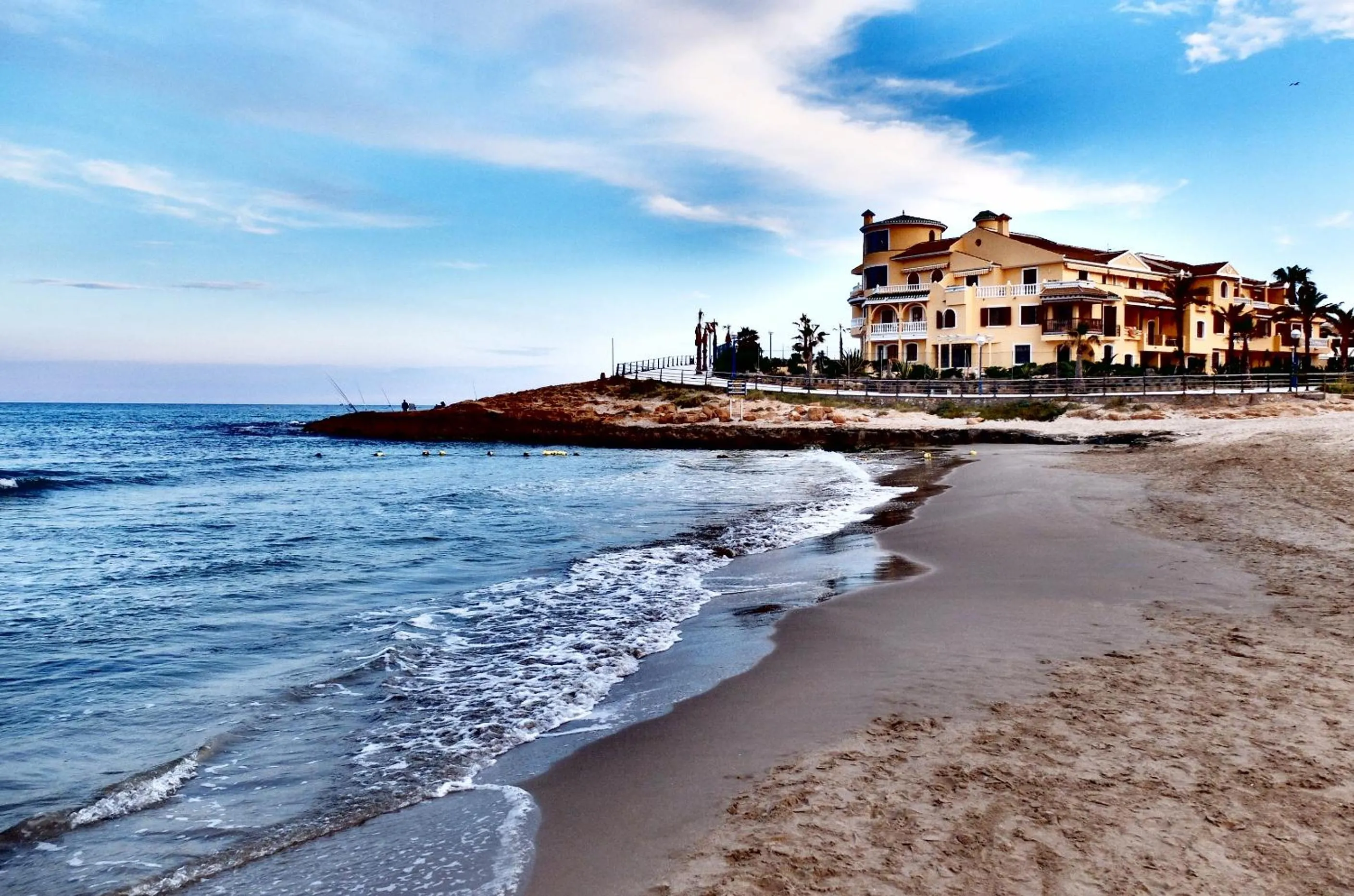 Beach in Shoal Apartamentos