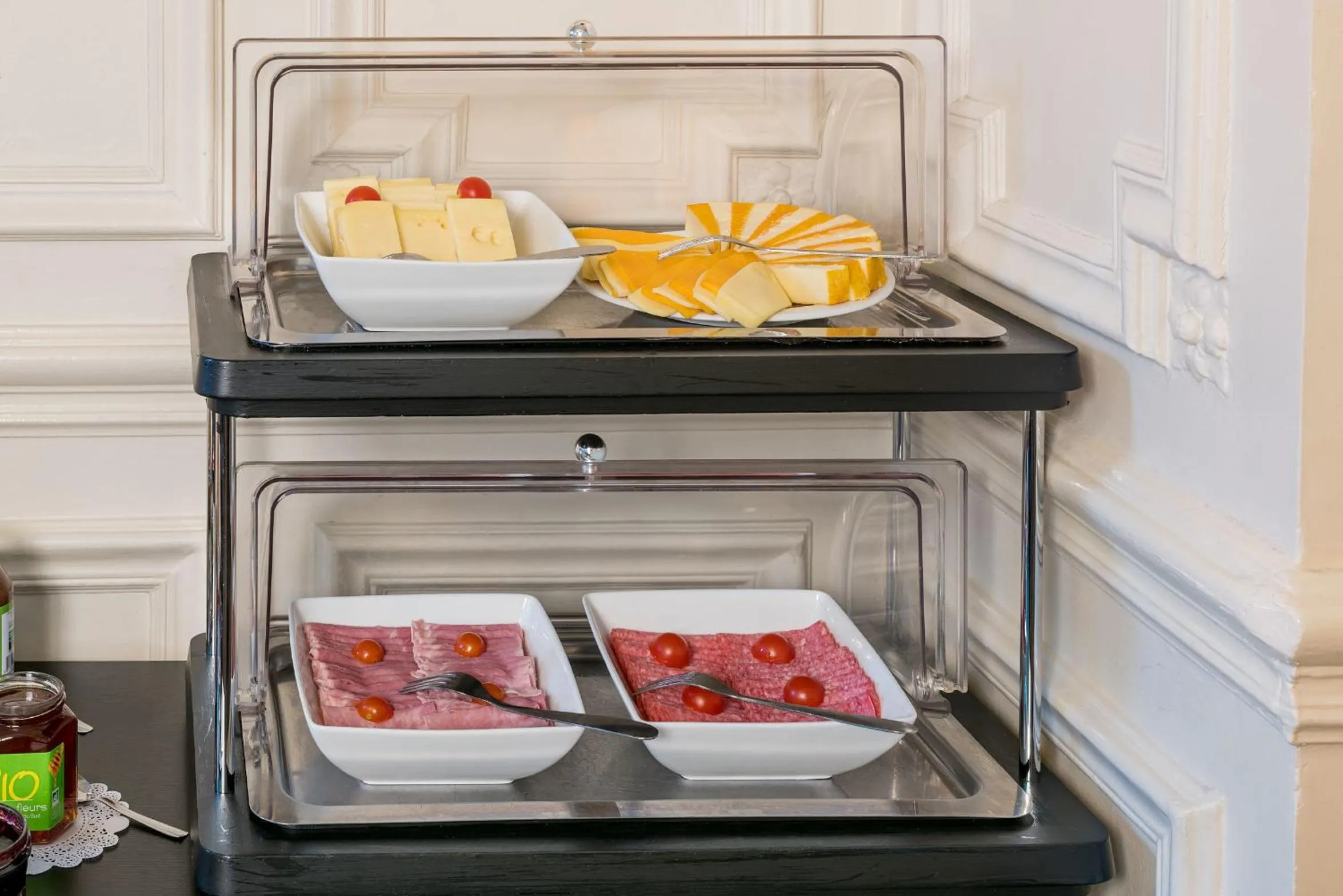 Food in Hotel Peyris Opera