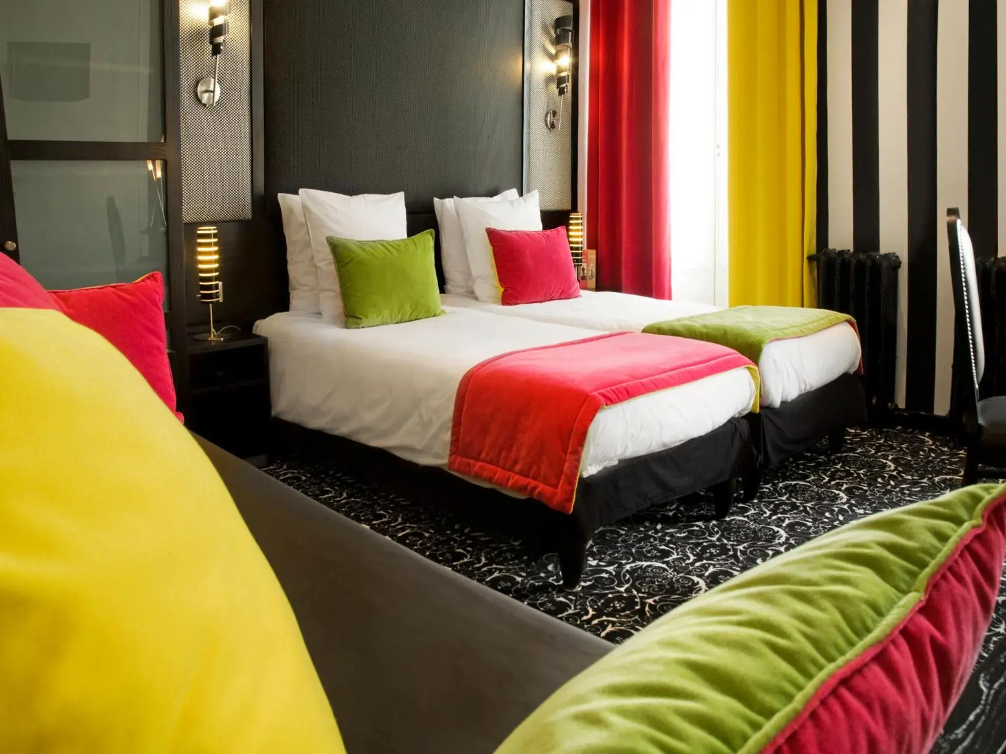 Bed in Hotel Peyris Opera Bed in Hotel Peyris Opera