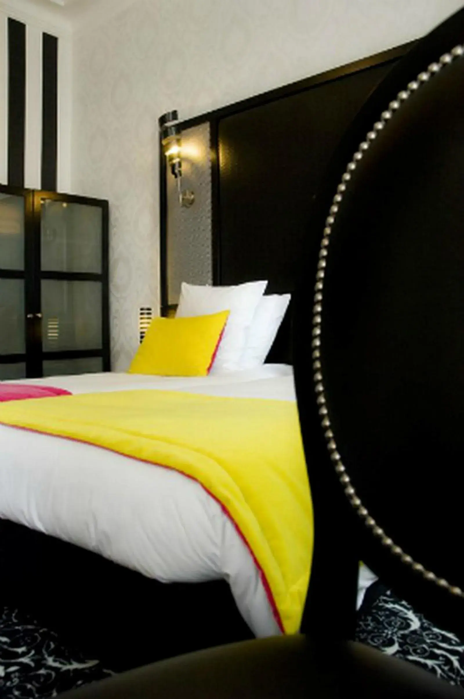 Bed in Hotel Peyris Opera Bed in Hotel Peyris Opera