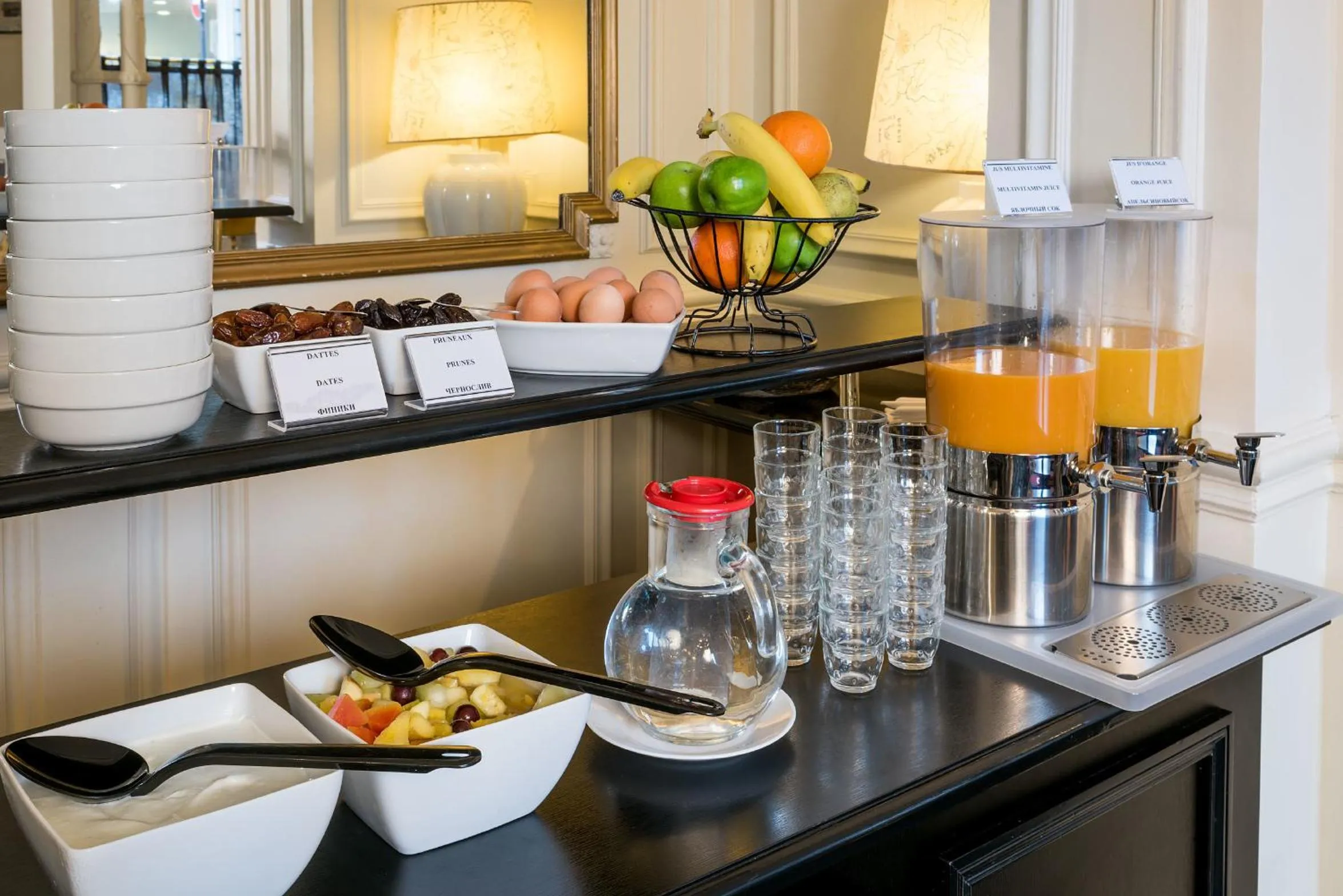 Food in Hotel Peyris Opera