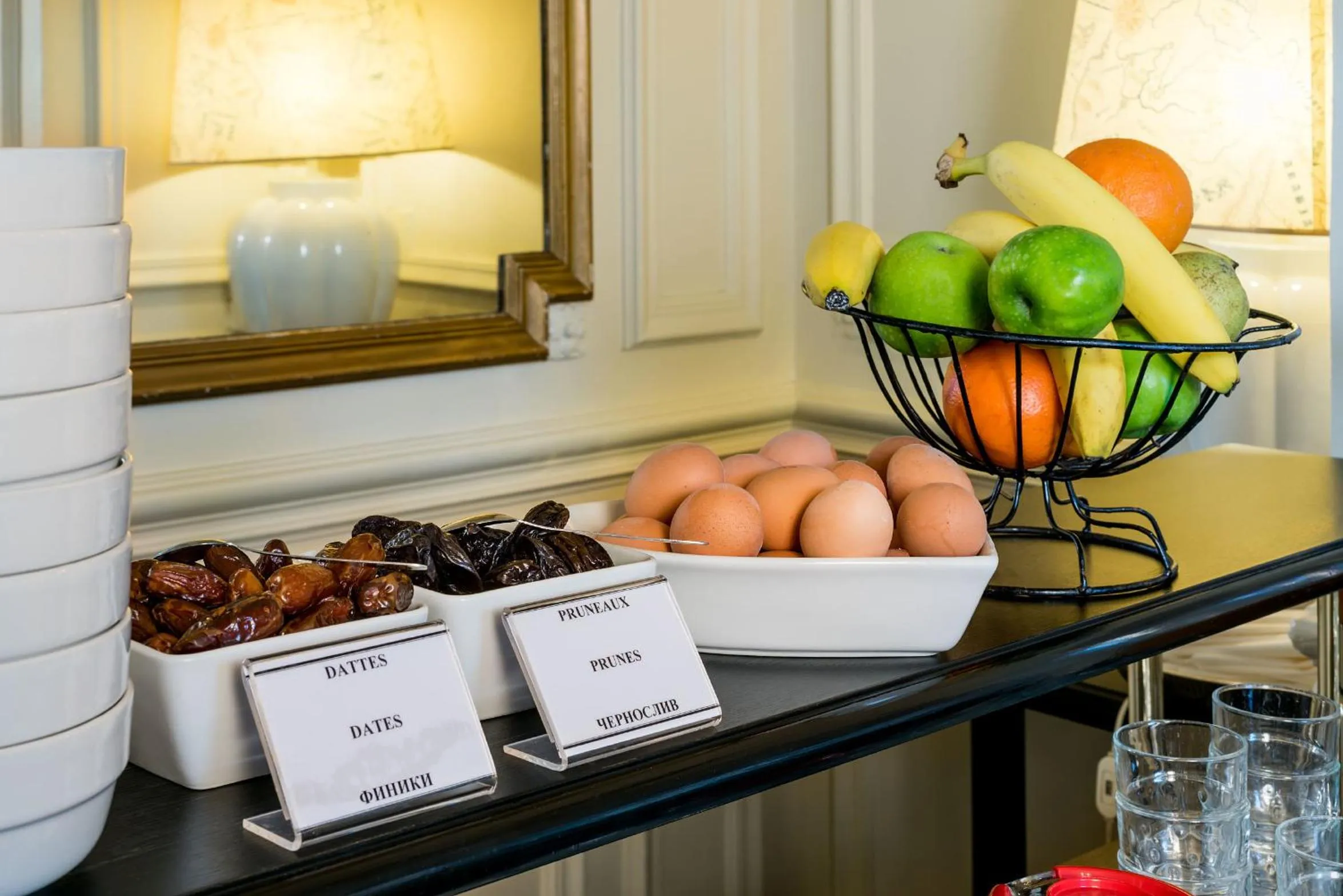 Food in Hotel Peyris Opera