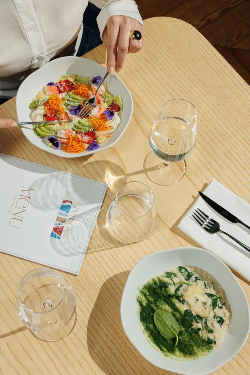 Restaurant/places to eat in Central Hotel Yerevan