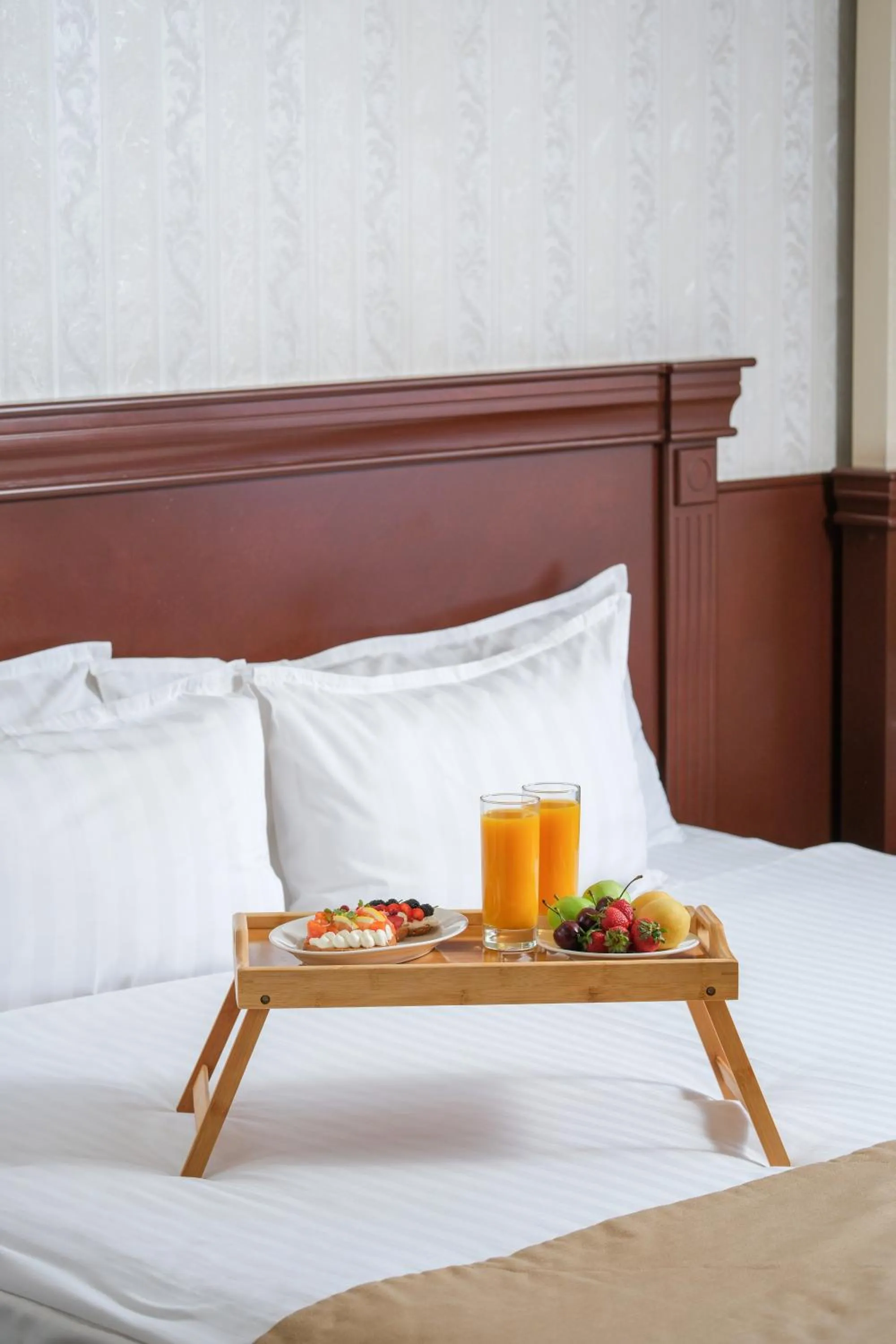 Breakfast, Bed in Central Hotel Yerevan