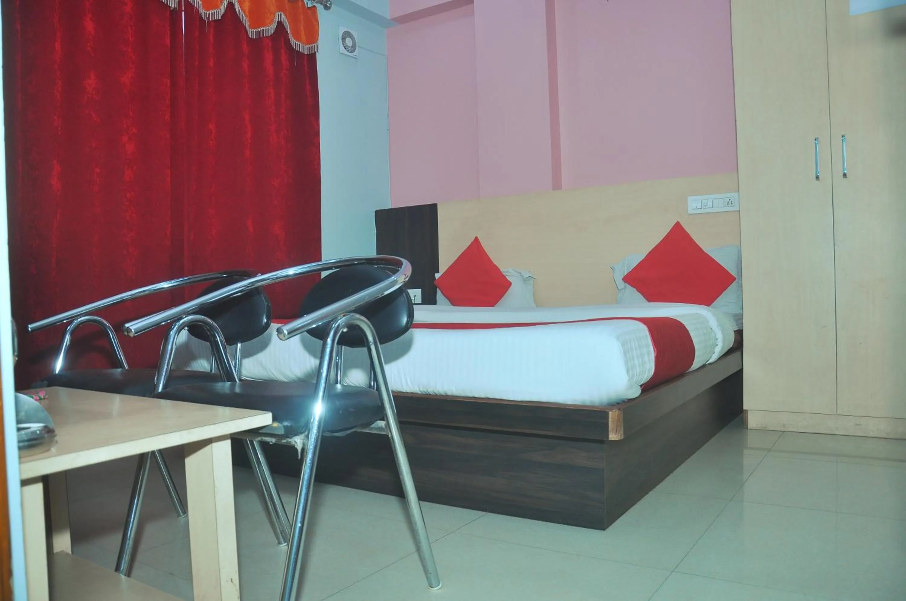 Bed in Hotel Thikana Palace