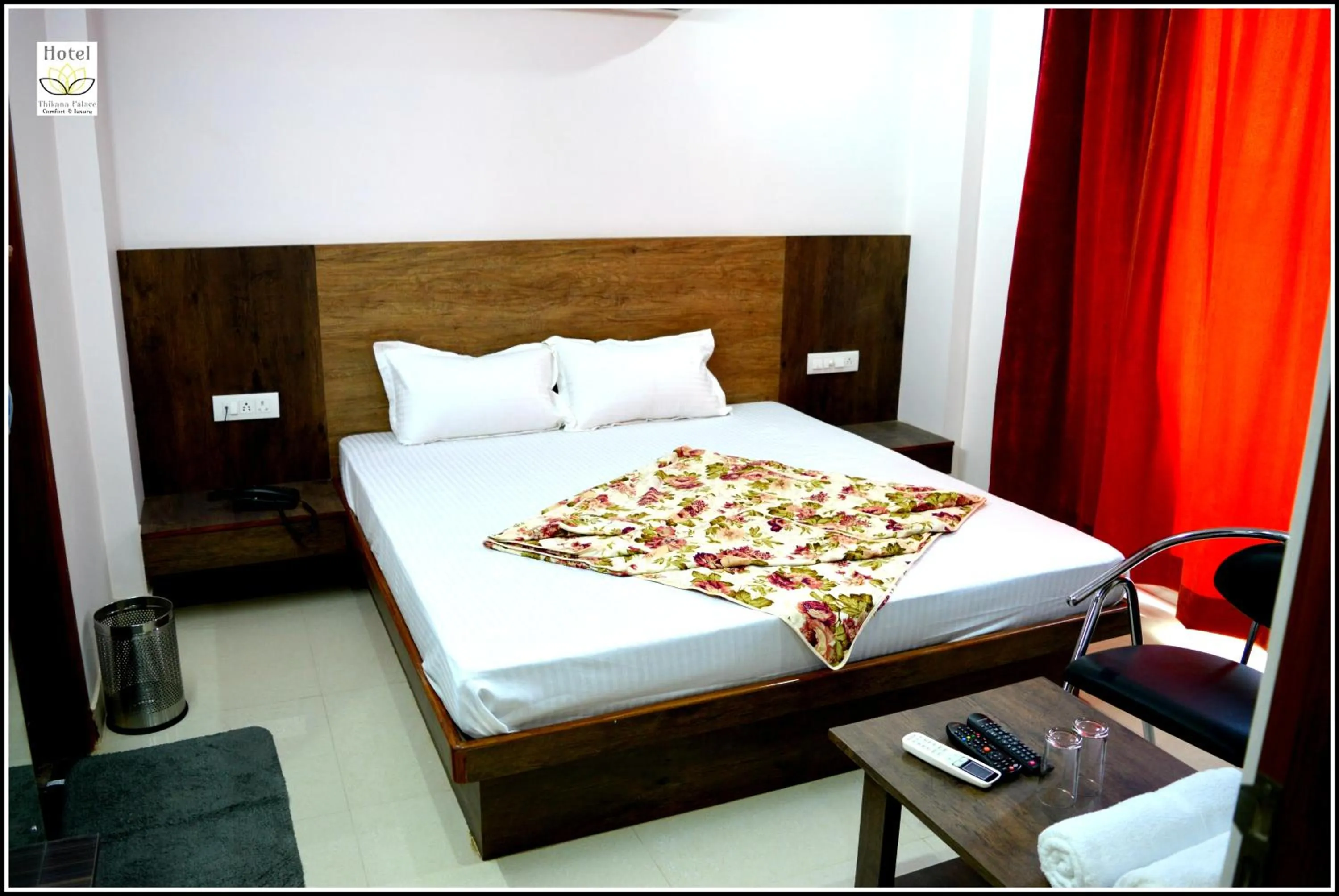 Bed in Hotel Thikana Palace