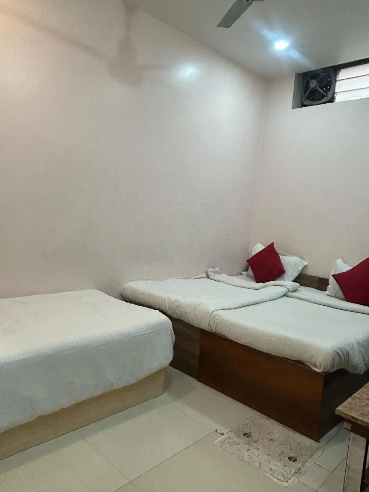 Bed in Hotel Thikana Palace