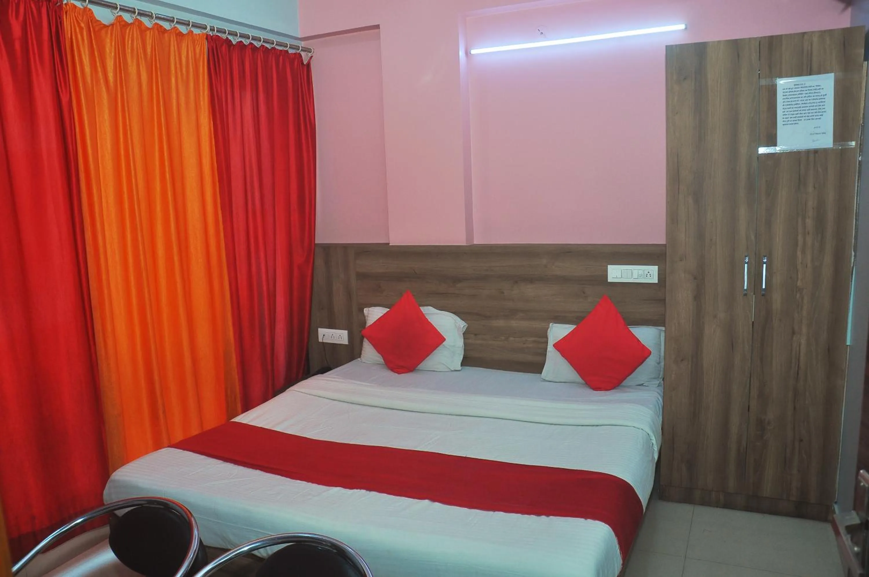 Bed in Hotel Thikana Palace