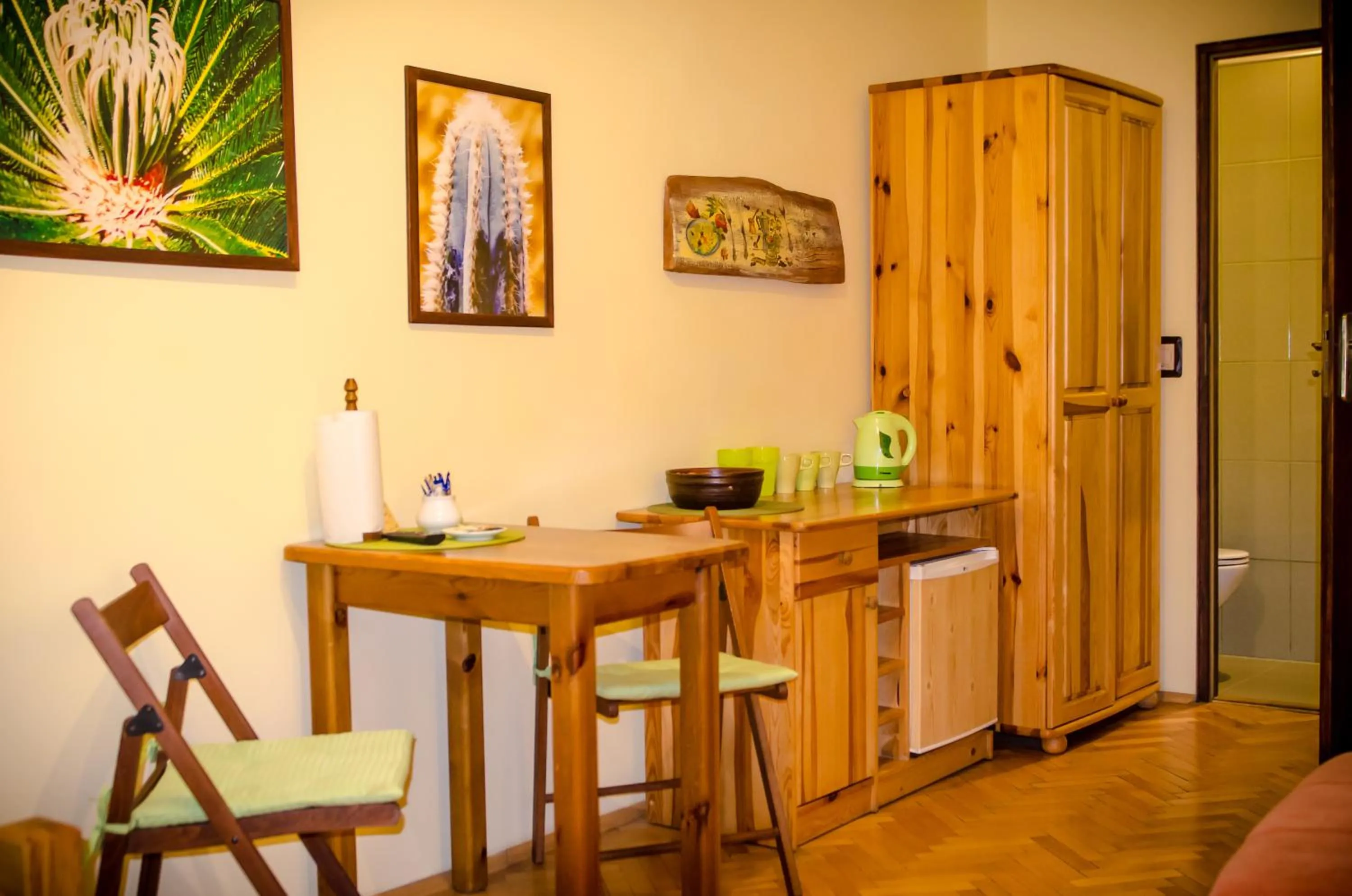 Coffee/tea facilities in Indalo Rooms