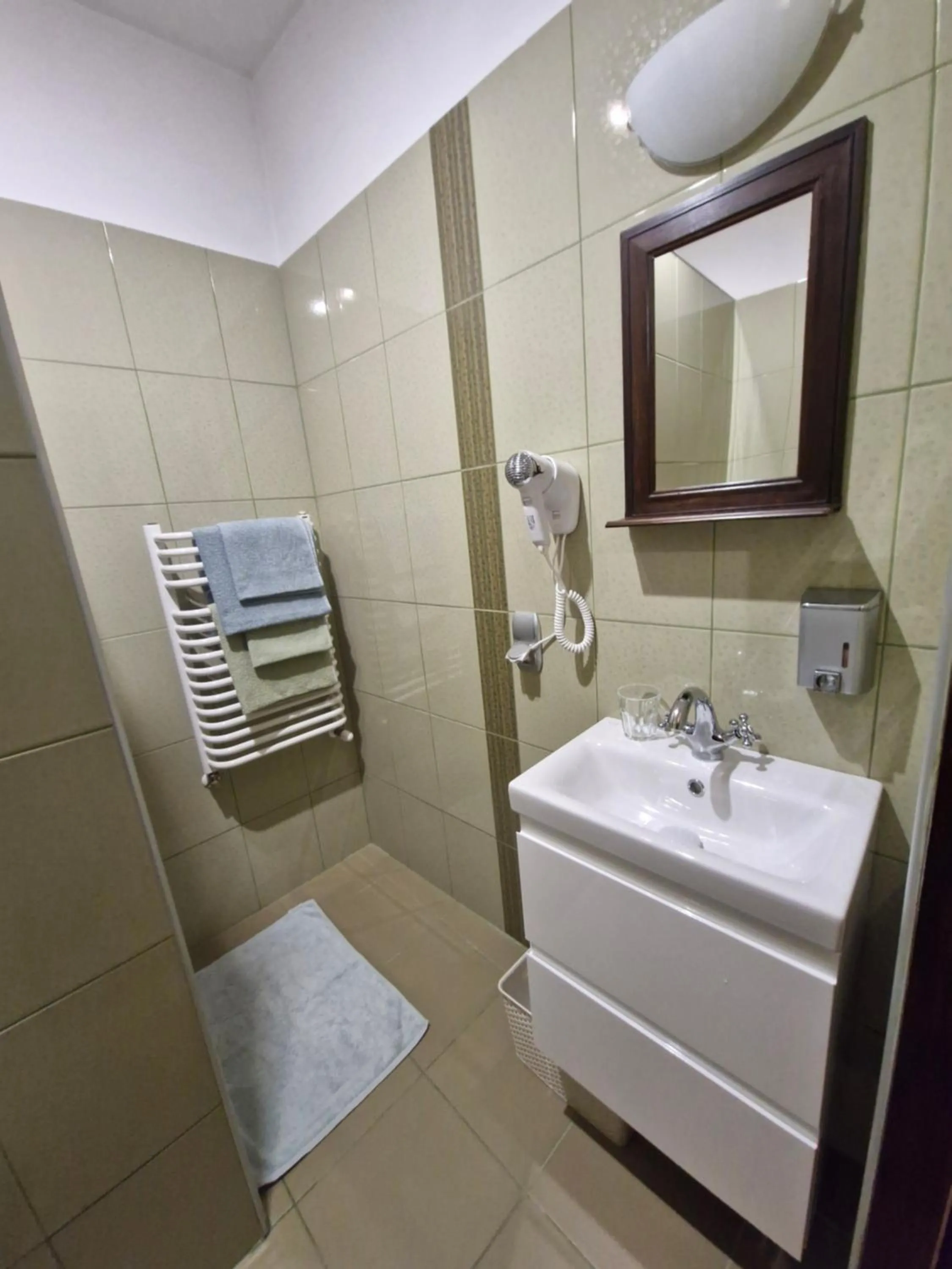 Bathroom in Indalo Rooms