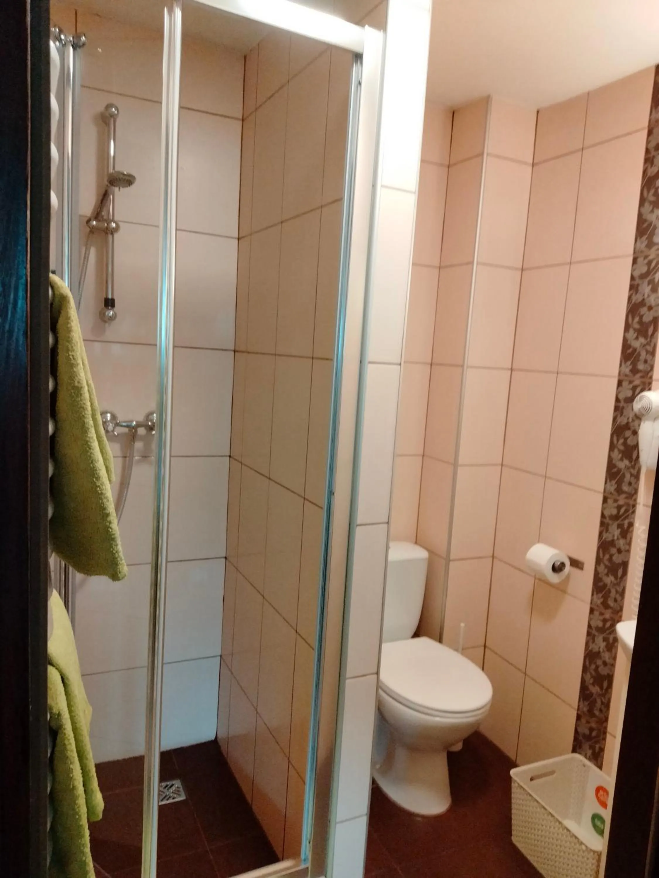 Shower in Indalo Rooms