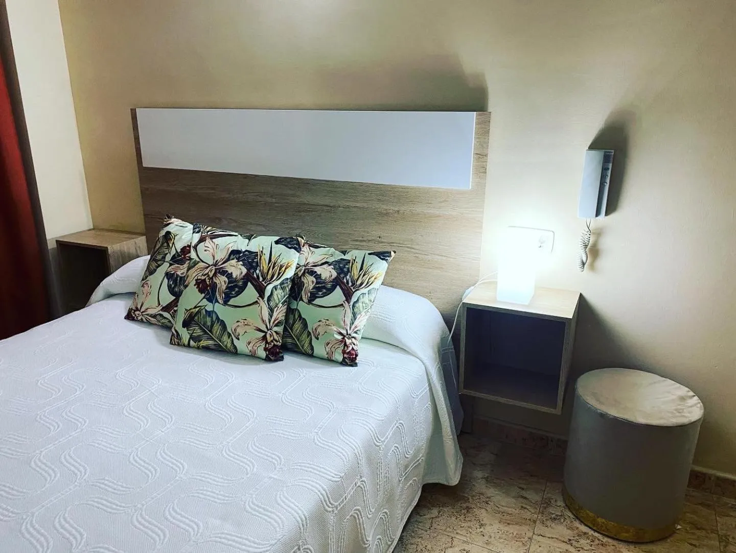 Bedroom, Bed in Hotel Valldigna