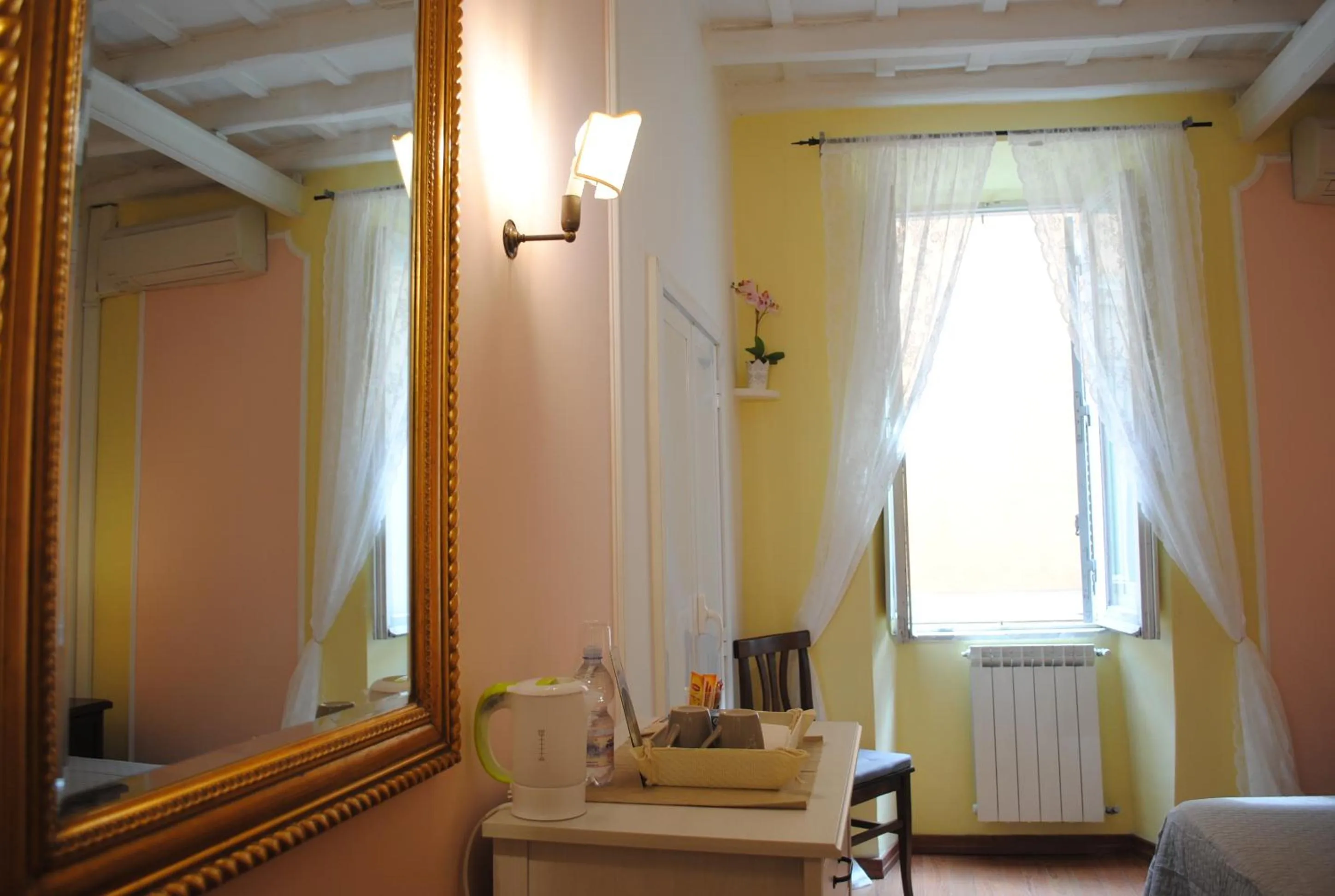 Decorative detail in Dreaming Navona Rooms