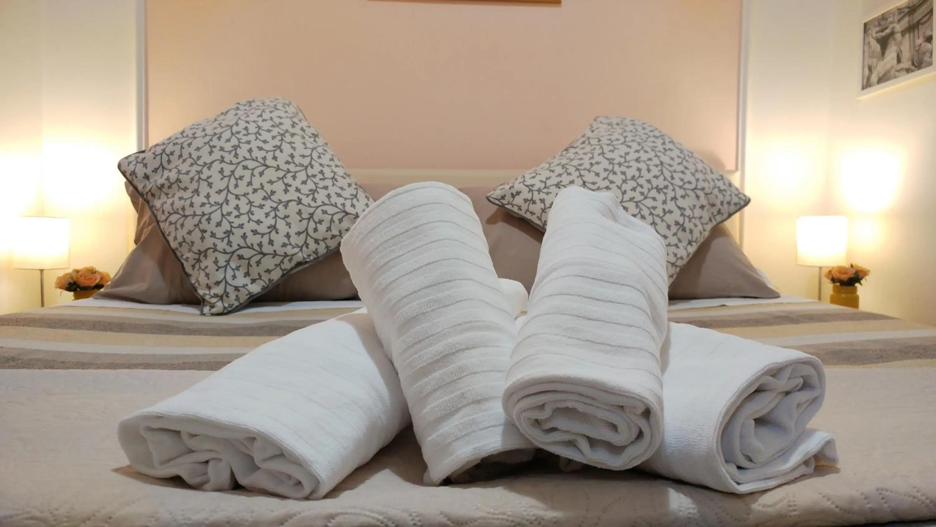 Bedroom, Bed in Dreaming Navona Rooms