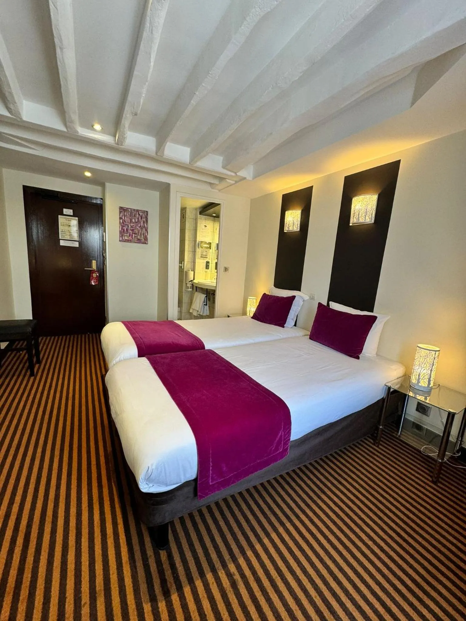 Bed in Hotel Pax Opera