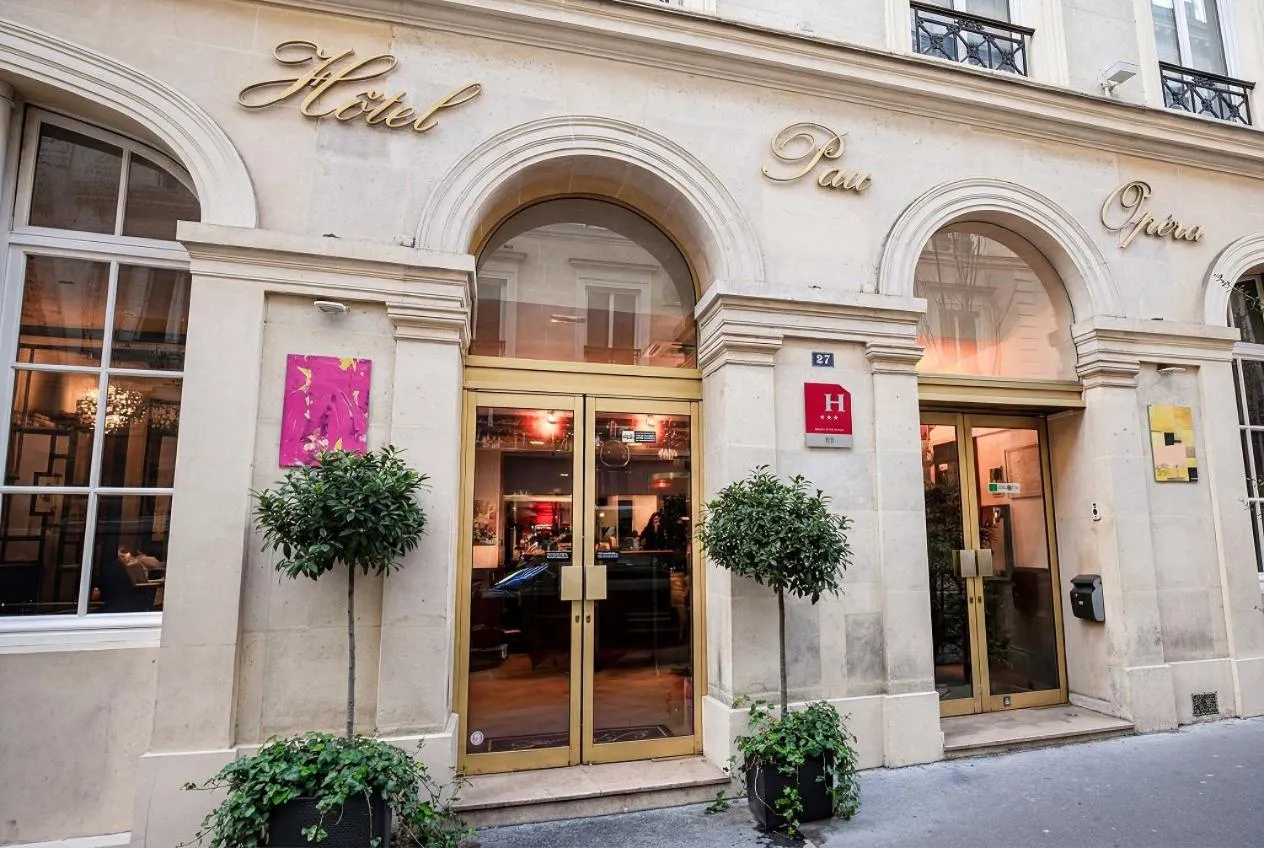 Facade/entrance in Hotel Pax Opera