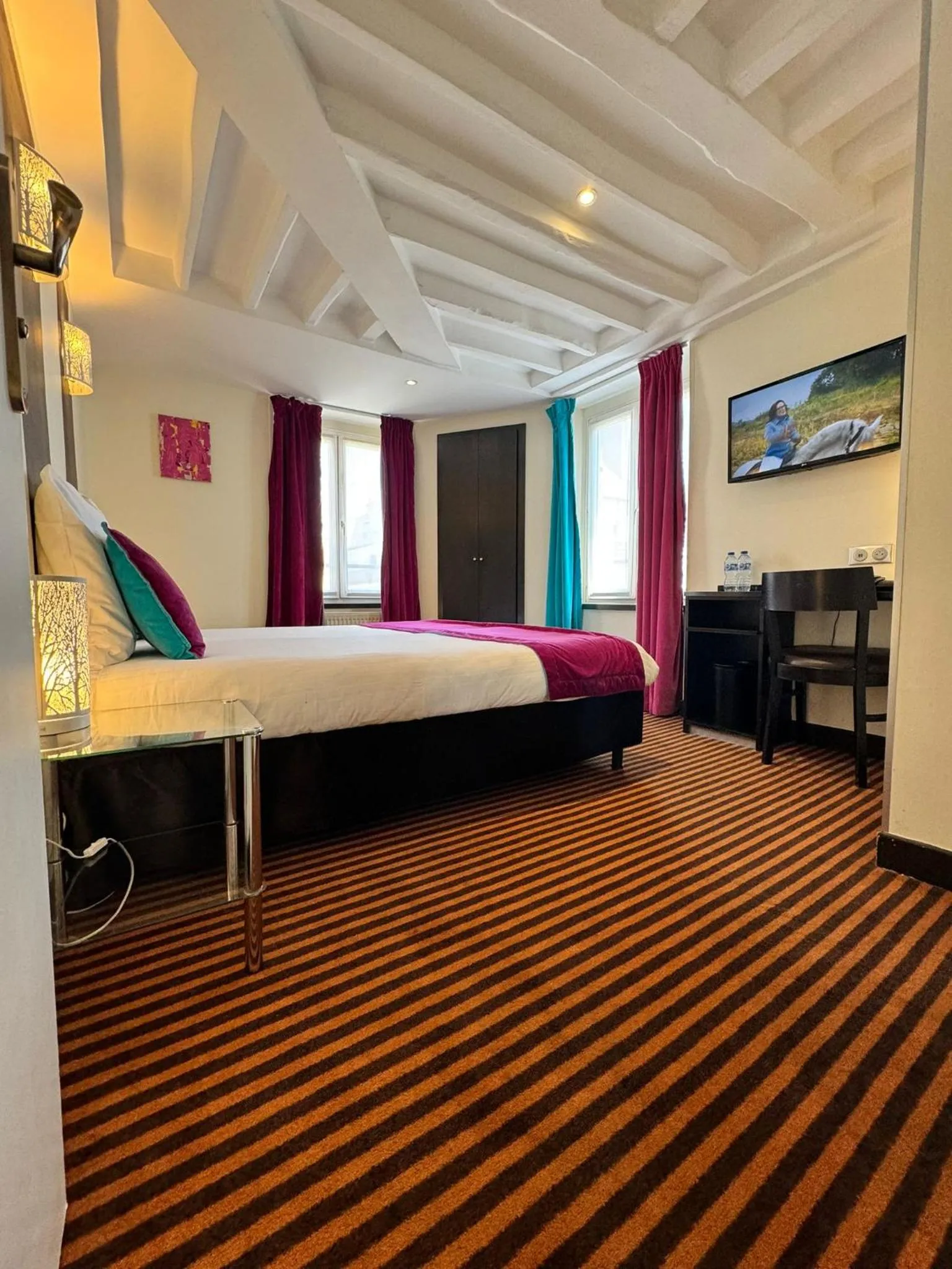 Bed in Hotel Pax Opera