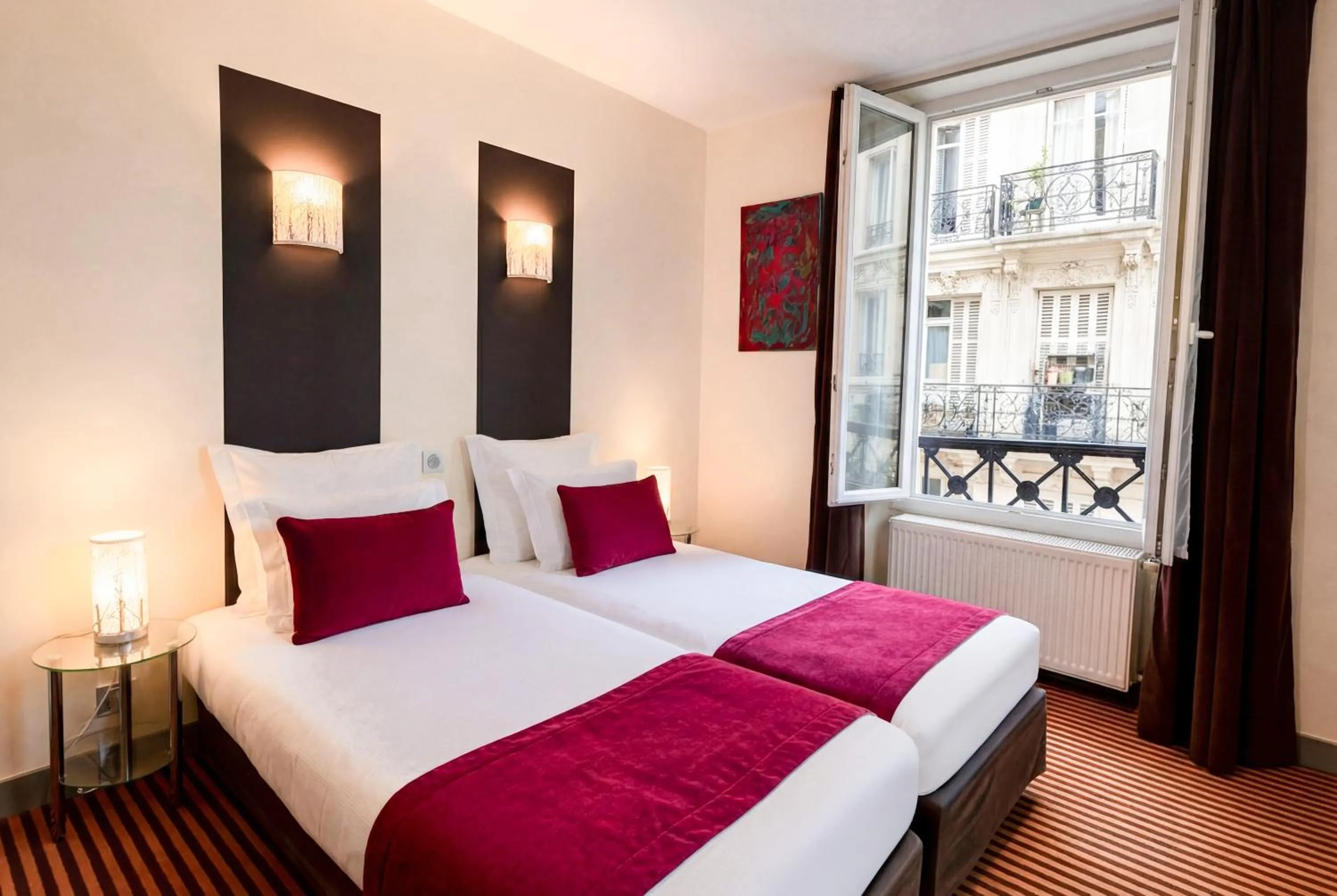 Bed in Hotel Pax Opera