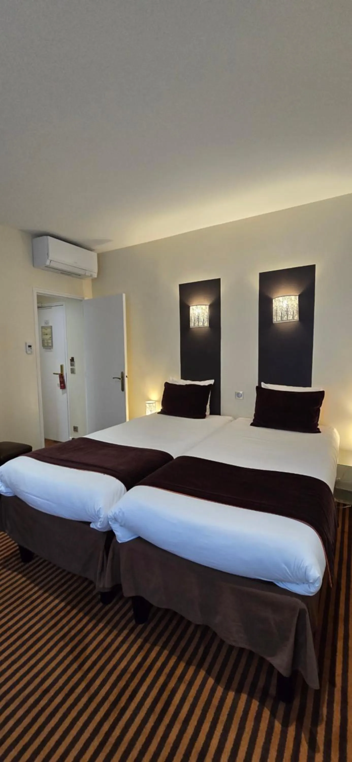 Bed in Hotel Pax Opera