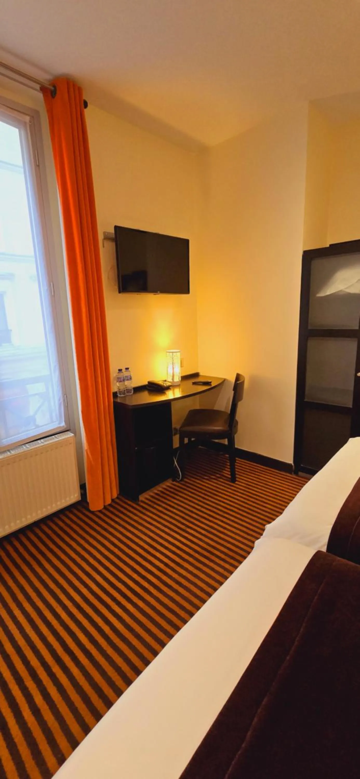 Bed in Hotel Pax Opera