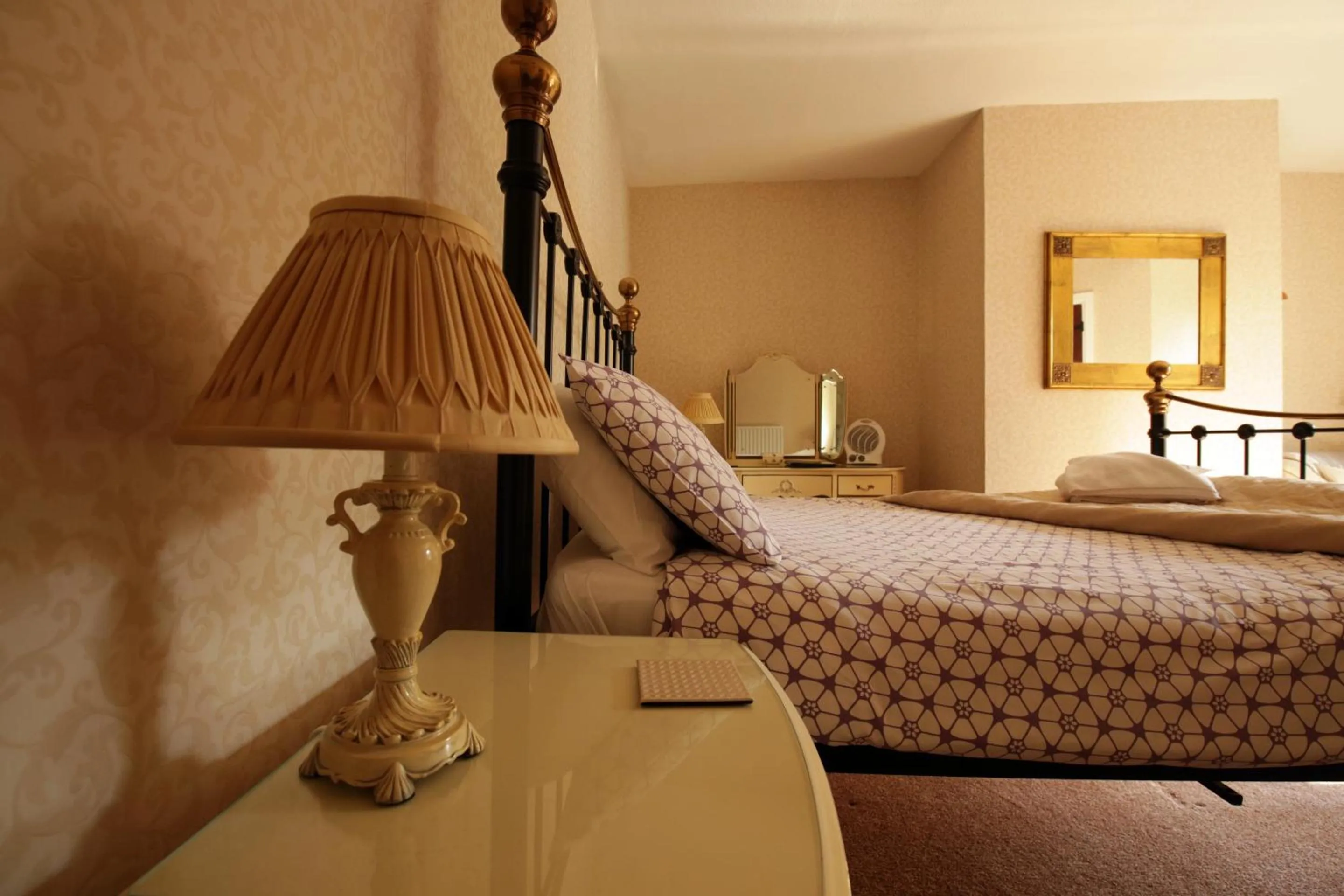 Bedroom, Bed in Fitzwarine House Whittington