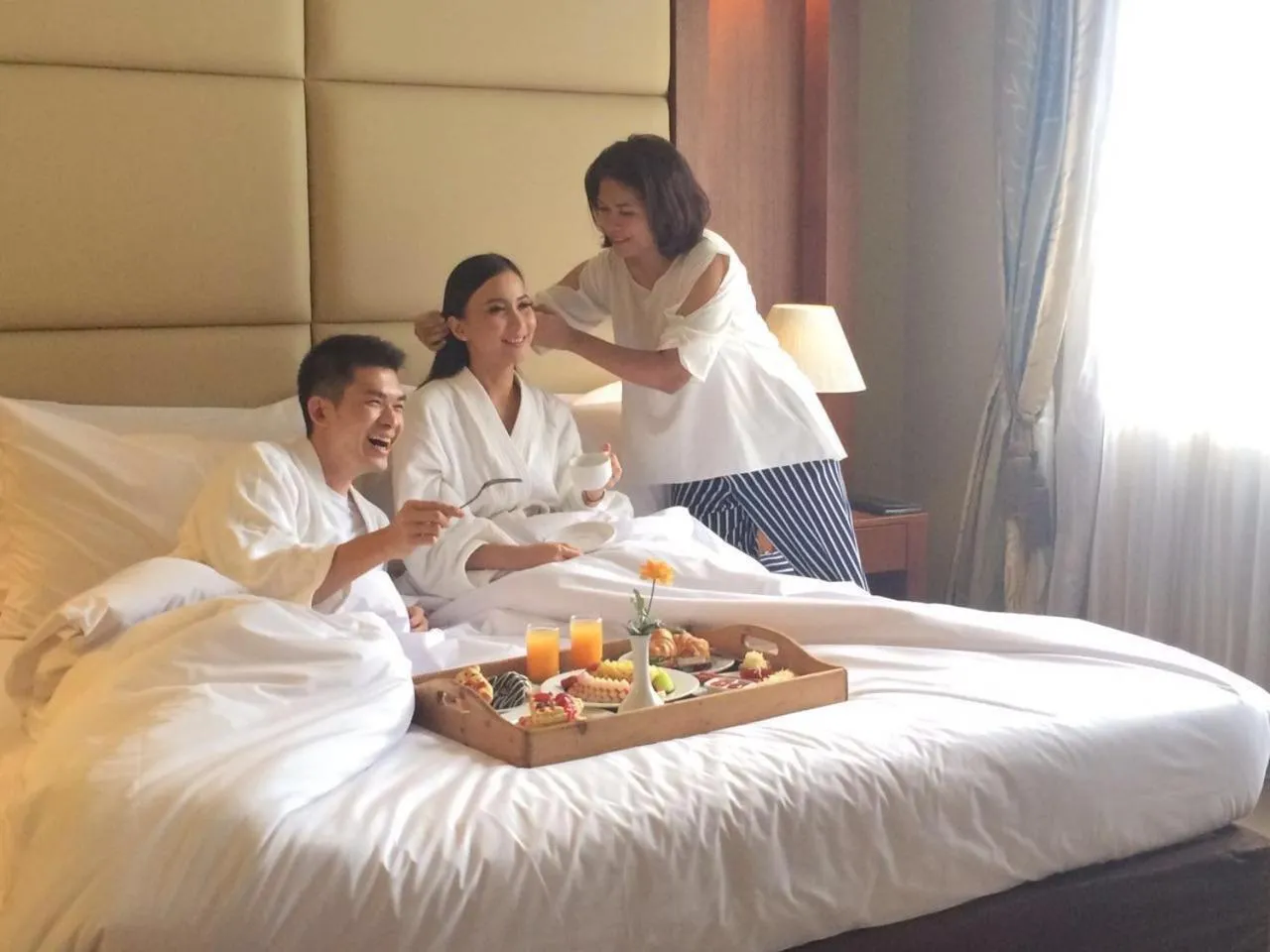 People, Bed in Grand Serela Setiabudhi Bandung