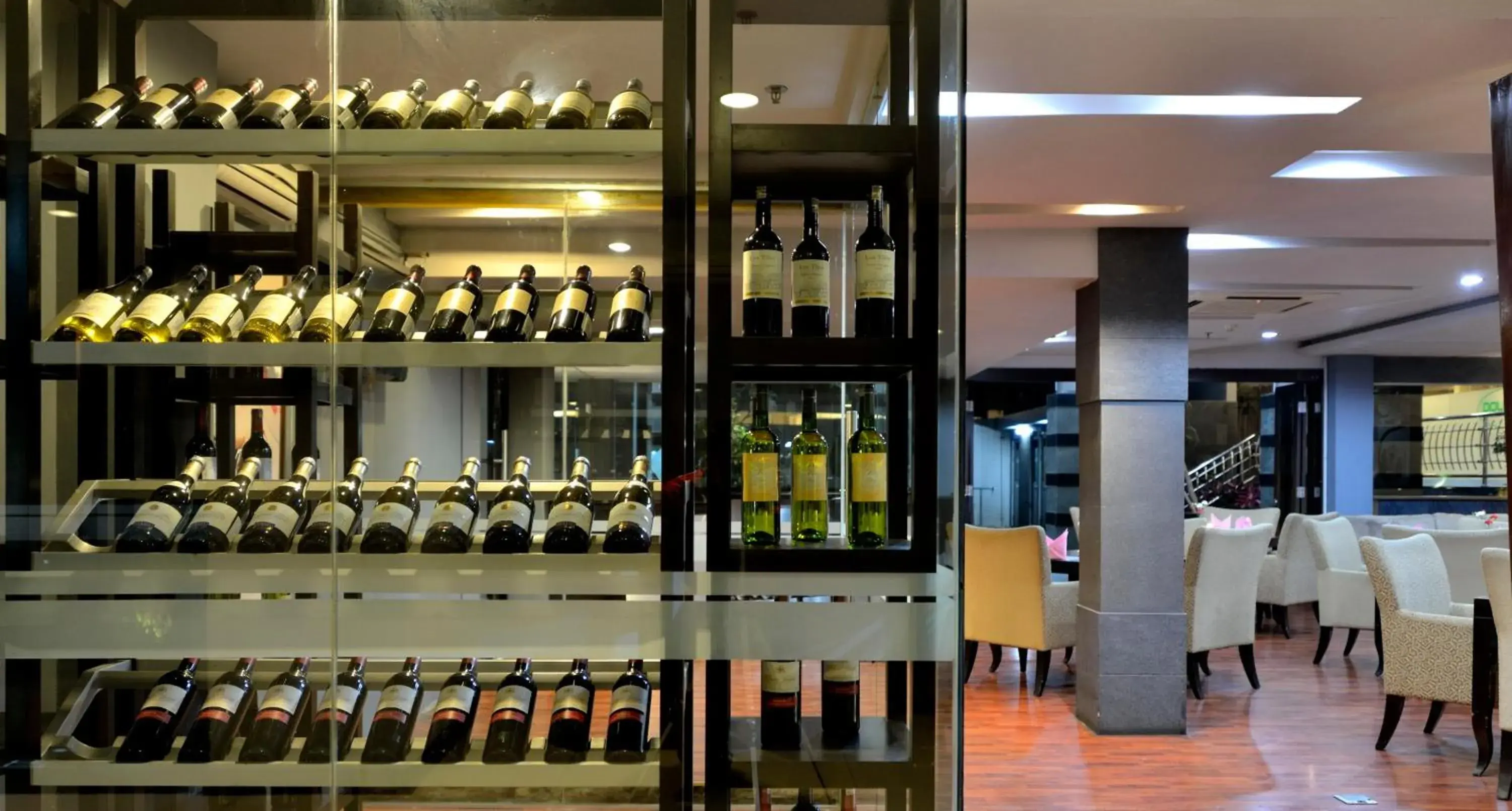 Restaurant/places to eat in Grand Serela Setiabudhi Bandung Restaurant/places to eat in Grand Serela Setiabudhi Bandung