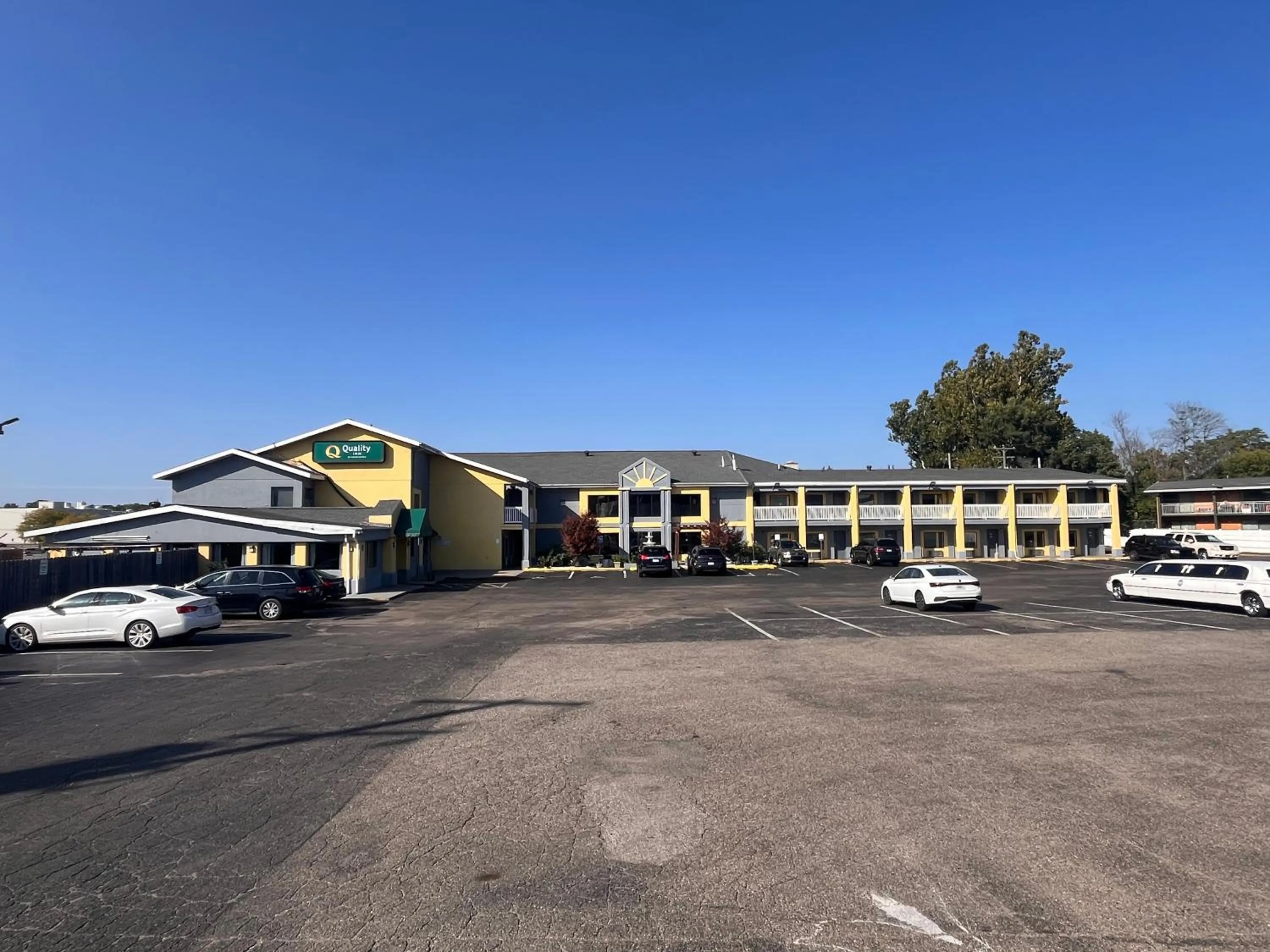 Parking in Quality Inn Grand Rapids Near Downtown