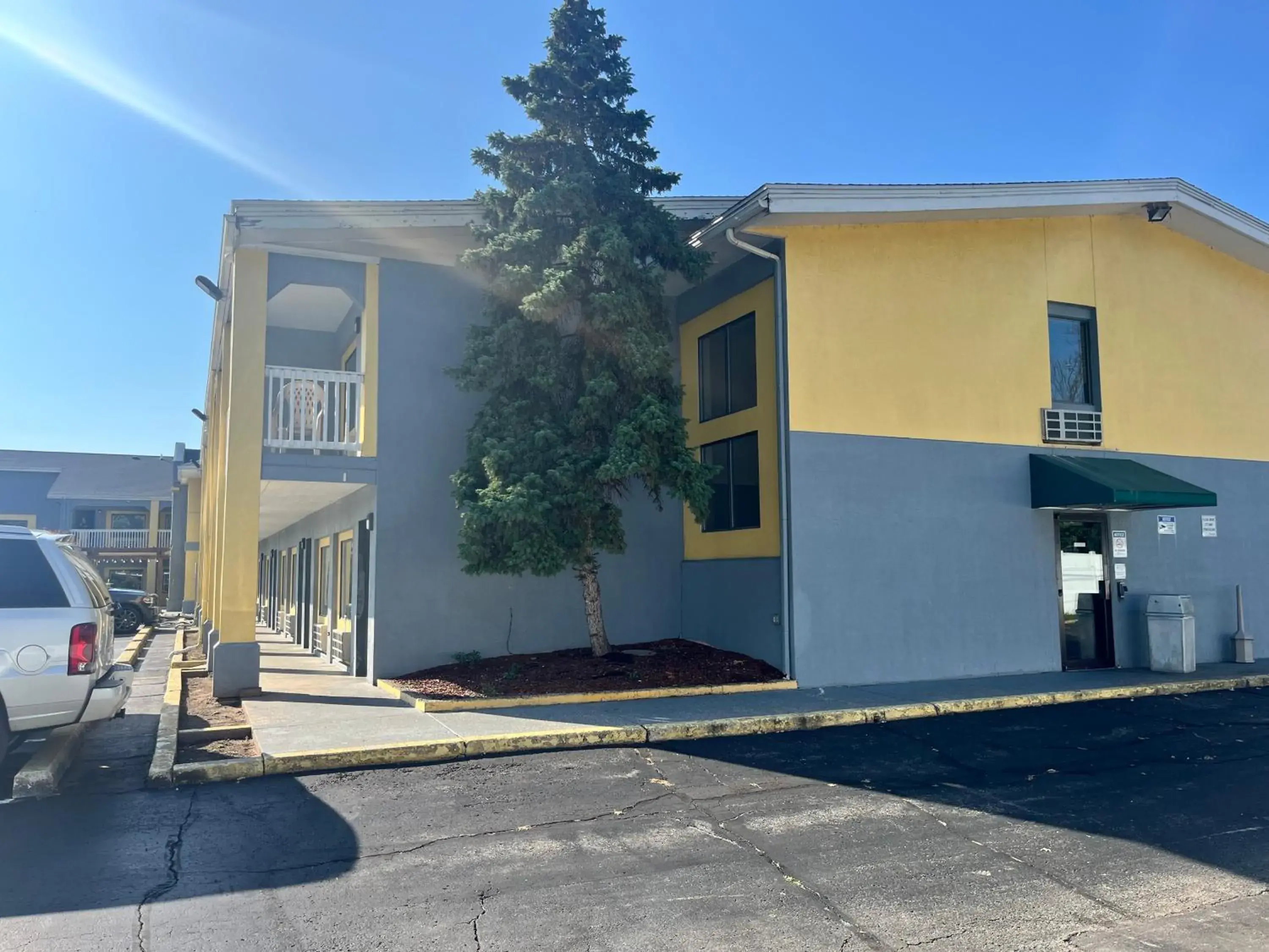 Property building in Quality Inn Grand Rapids Near Downtown Property building in Quality Inn Grand Rapids Near Downtown