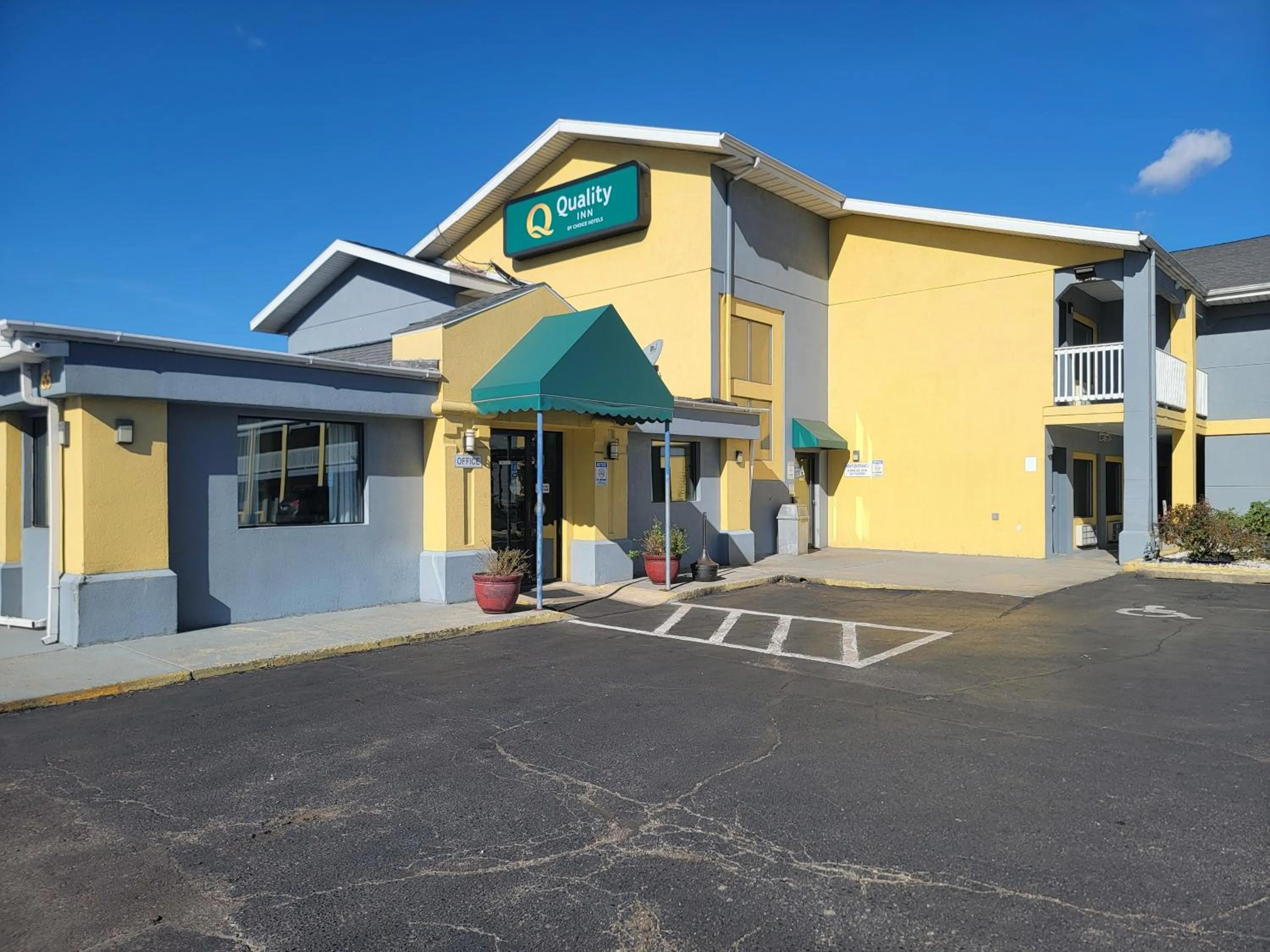 Property building in Quality Inn Grand Rapids Near Downtown