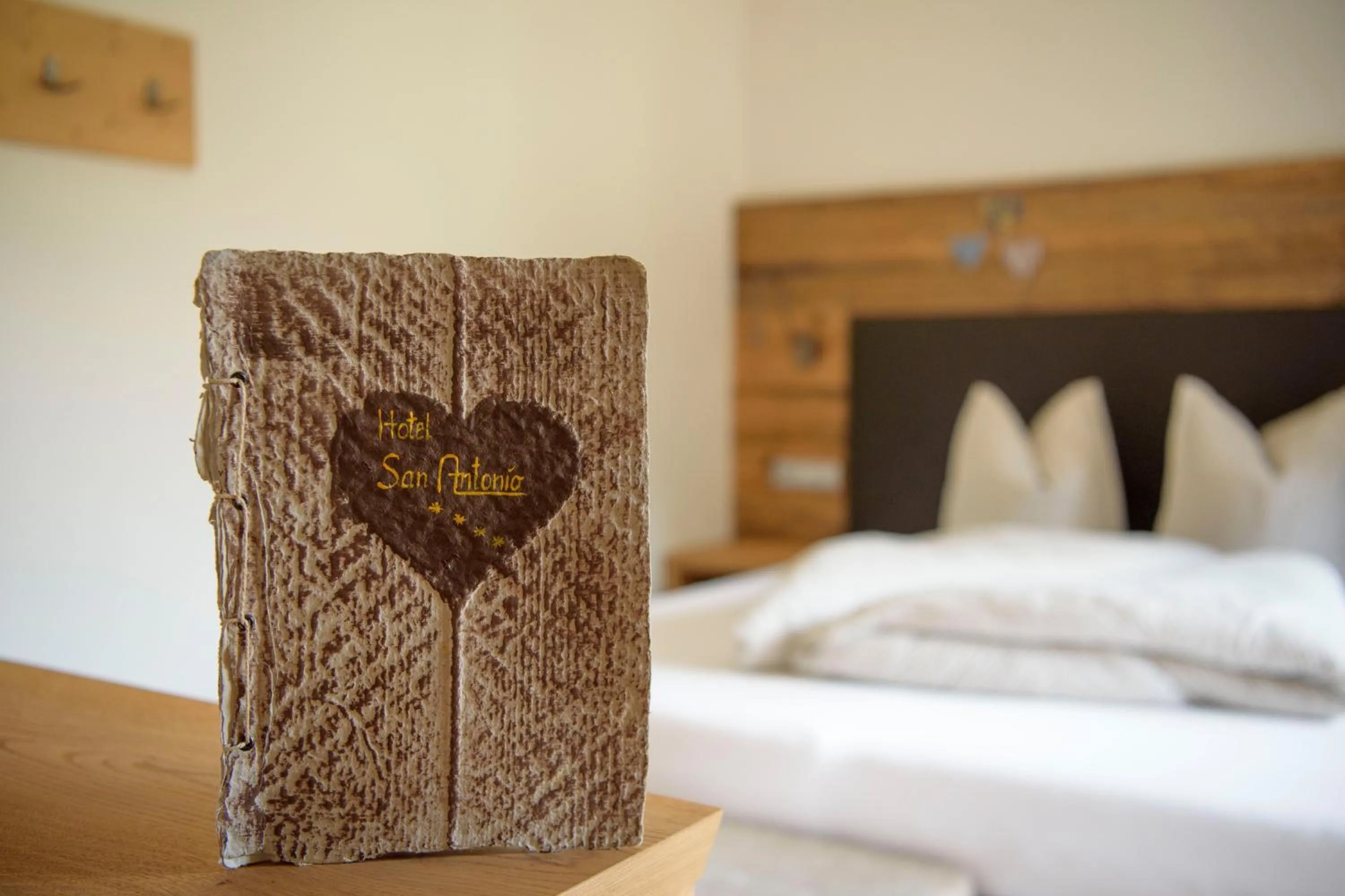 Decorative detail, Bed in Apart Hotel San Antonio