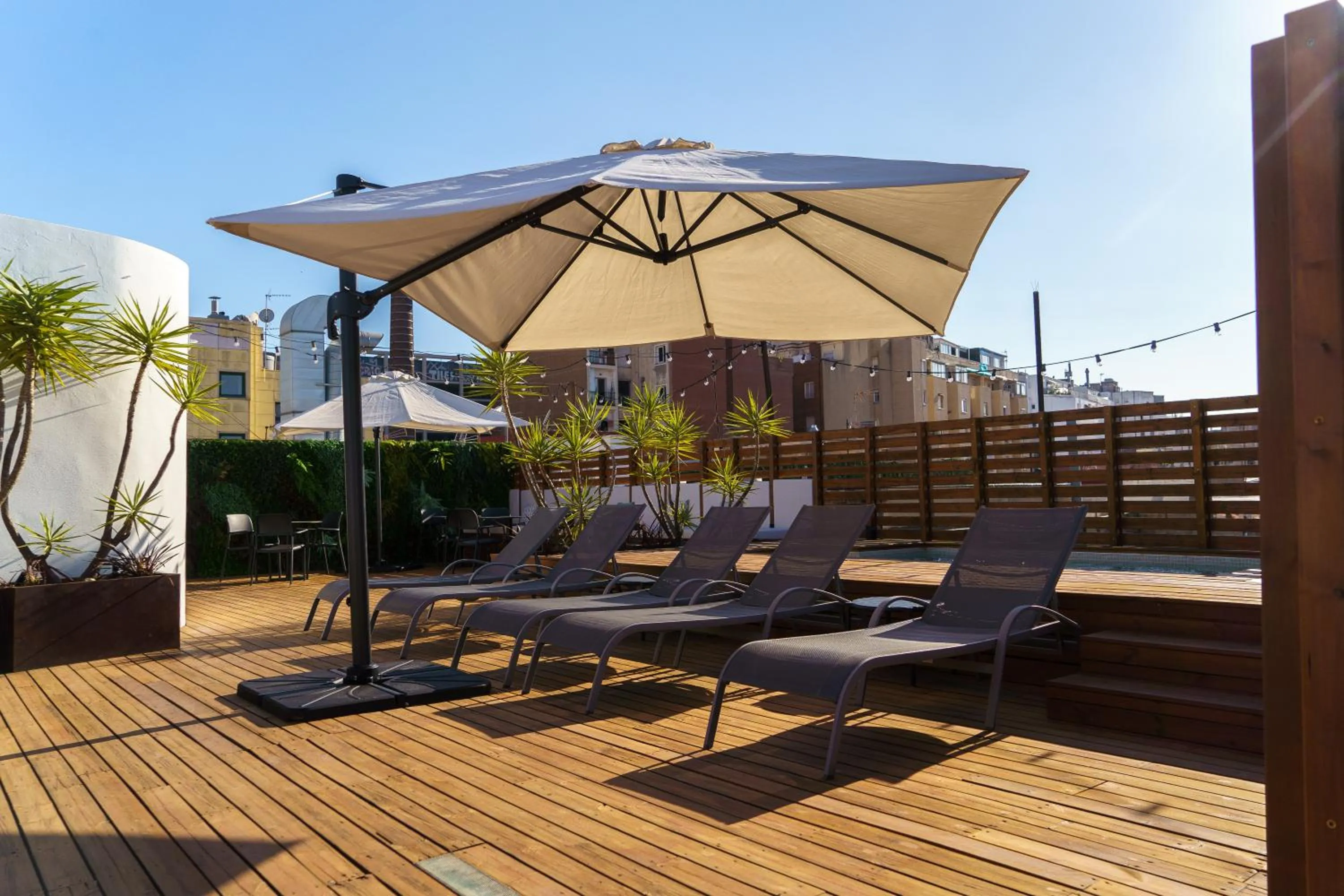 Restaurant/places to eat in Casa Lit Barcelona