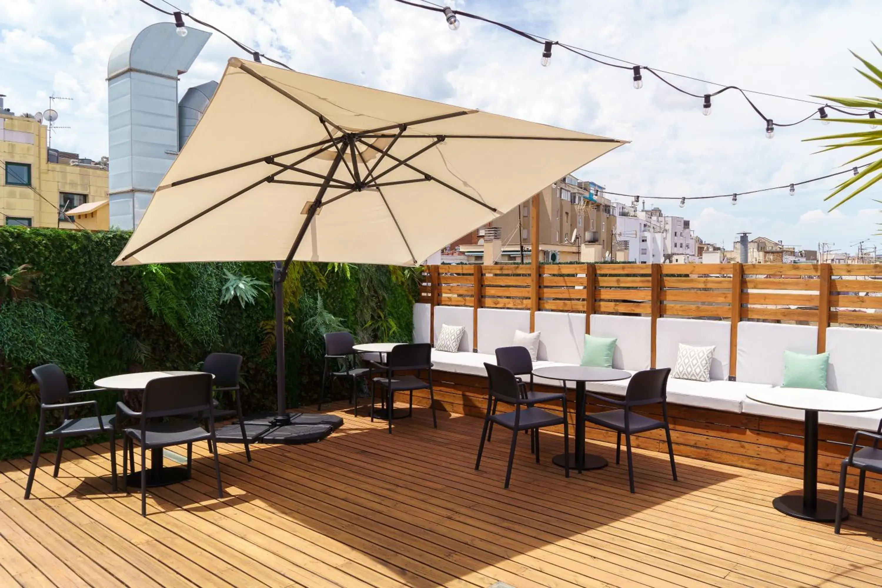 Restaurant/places to eat in Casa Lit Barcelona Restaurant/places to eat in Casa Lit Barcelona